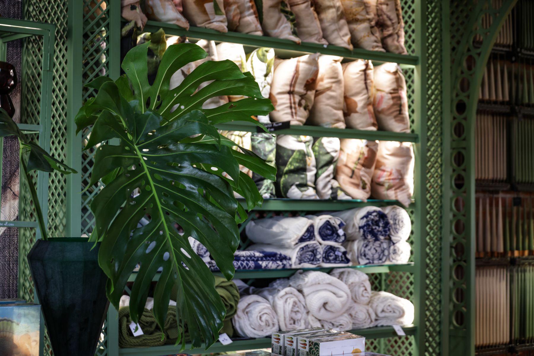 Home & lifestyle goods