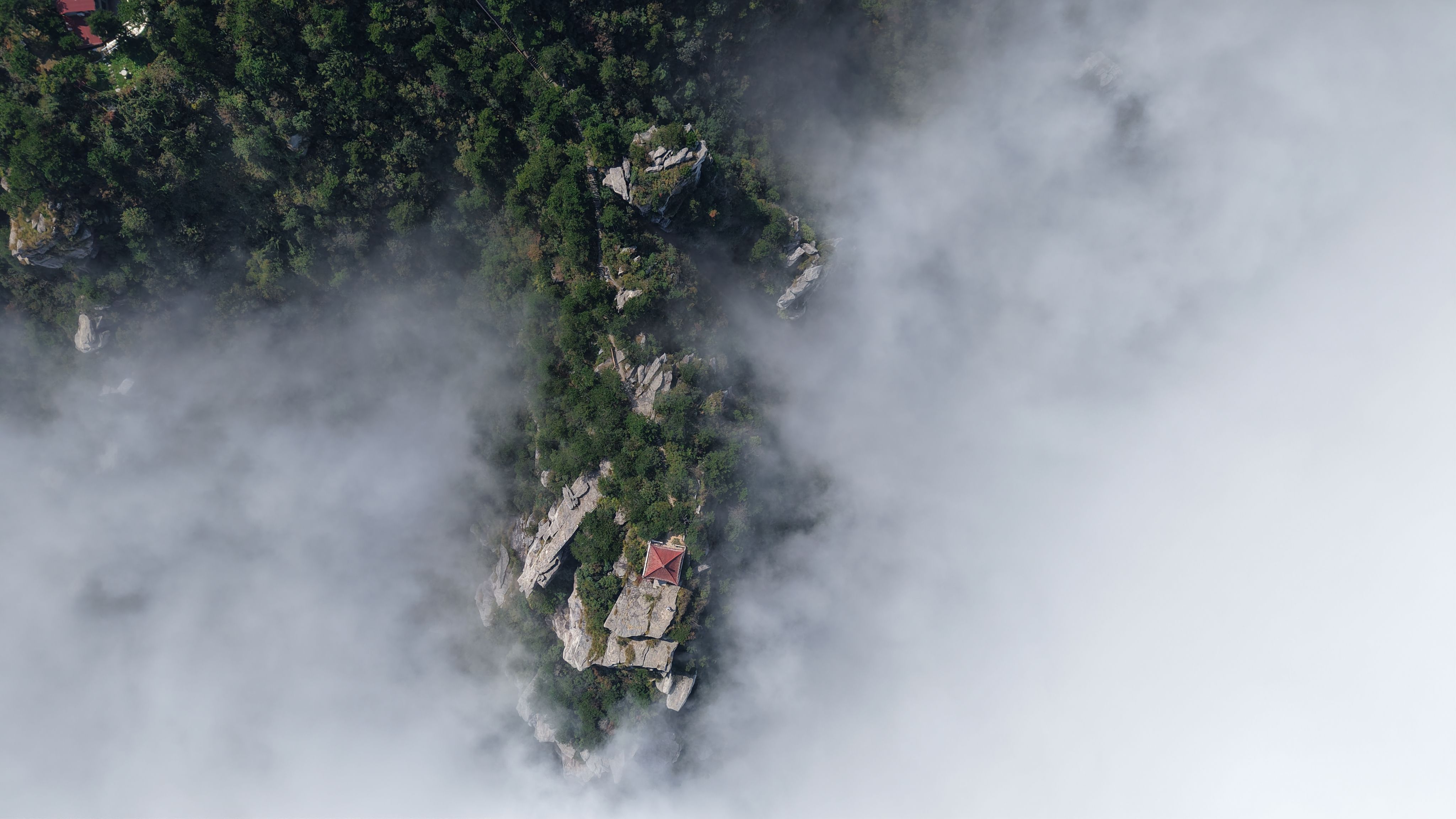 Lushan Mountain Guide 2026: Jiangxi's Mountain Resort & Waterfall Scenery
