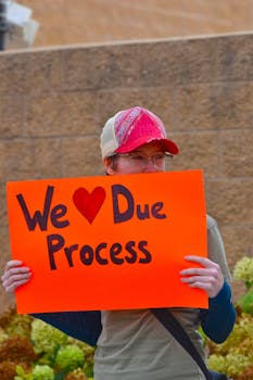 Photo by Charles Criscuolo Hawaii DoE Under Fire: Free Speech Concerns Arise from Teacher Discipline