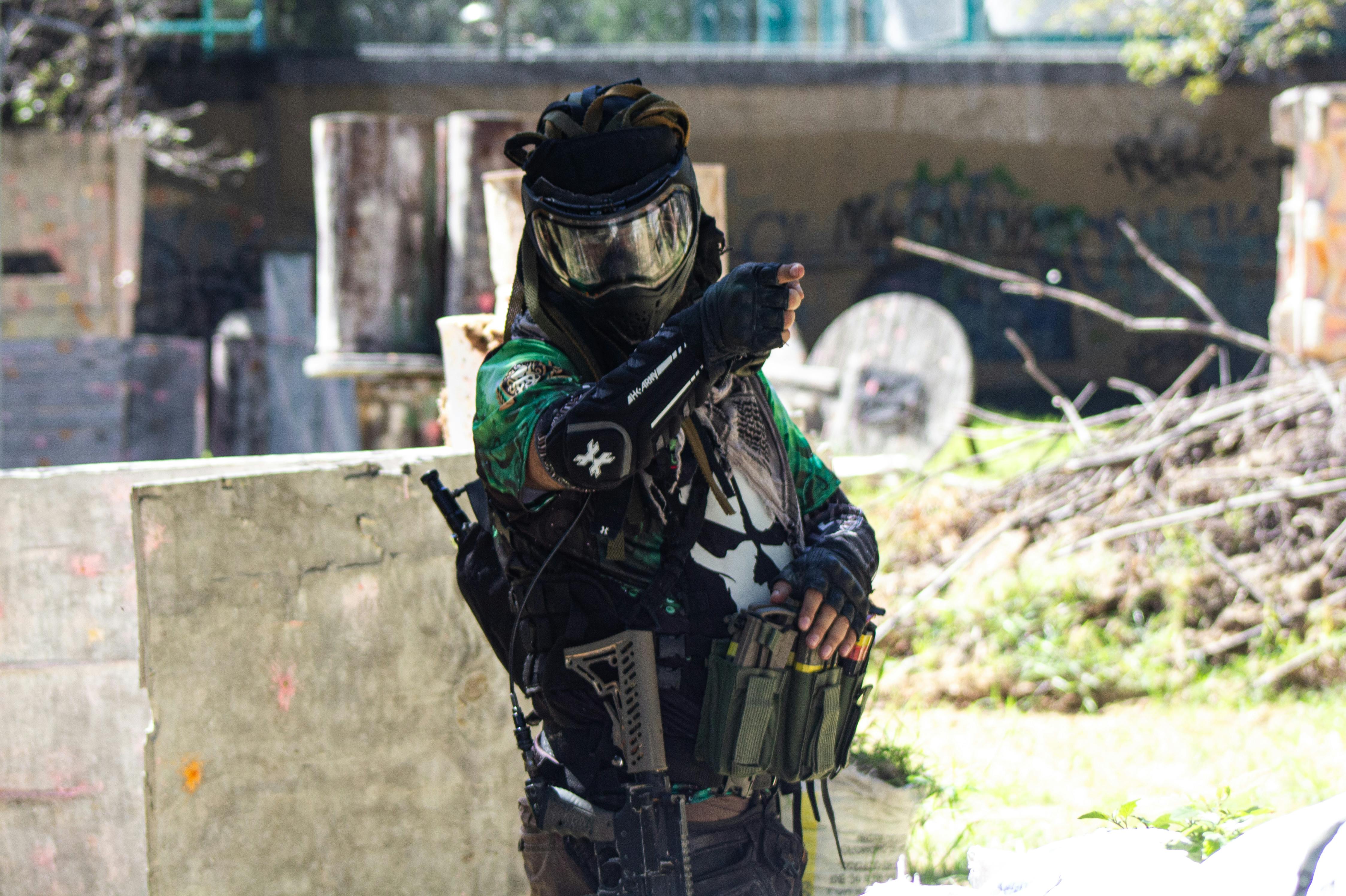 亞美莉卡·費雷拉呼籲好萊塢勇敢面對政治挑戰