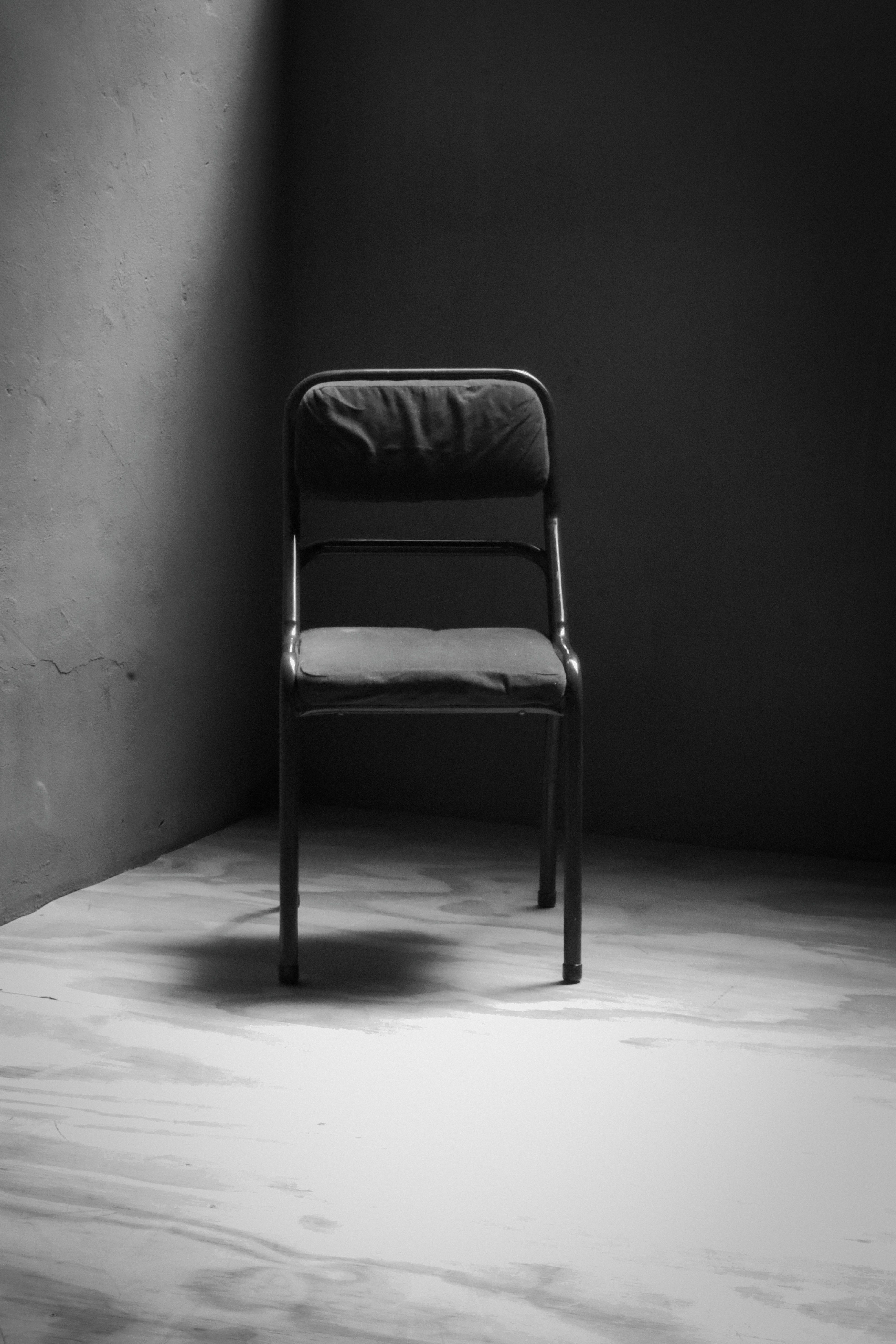 Empty Chair Minimalist Quiet Interior Photos, Download The BEST Free ...