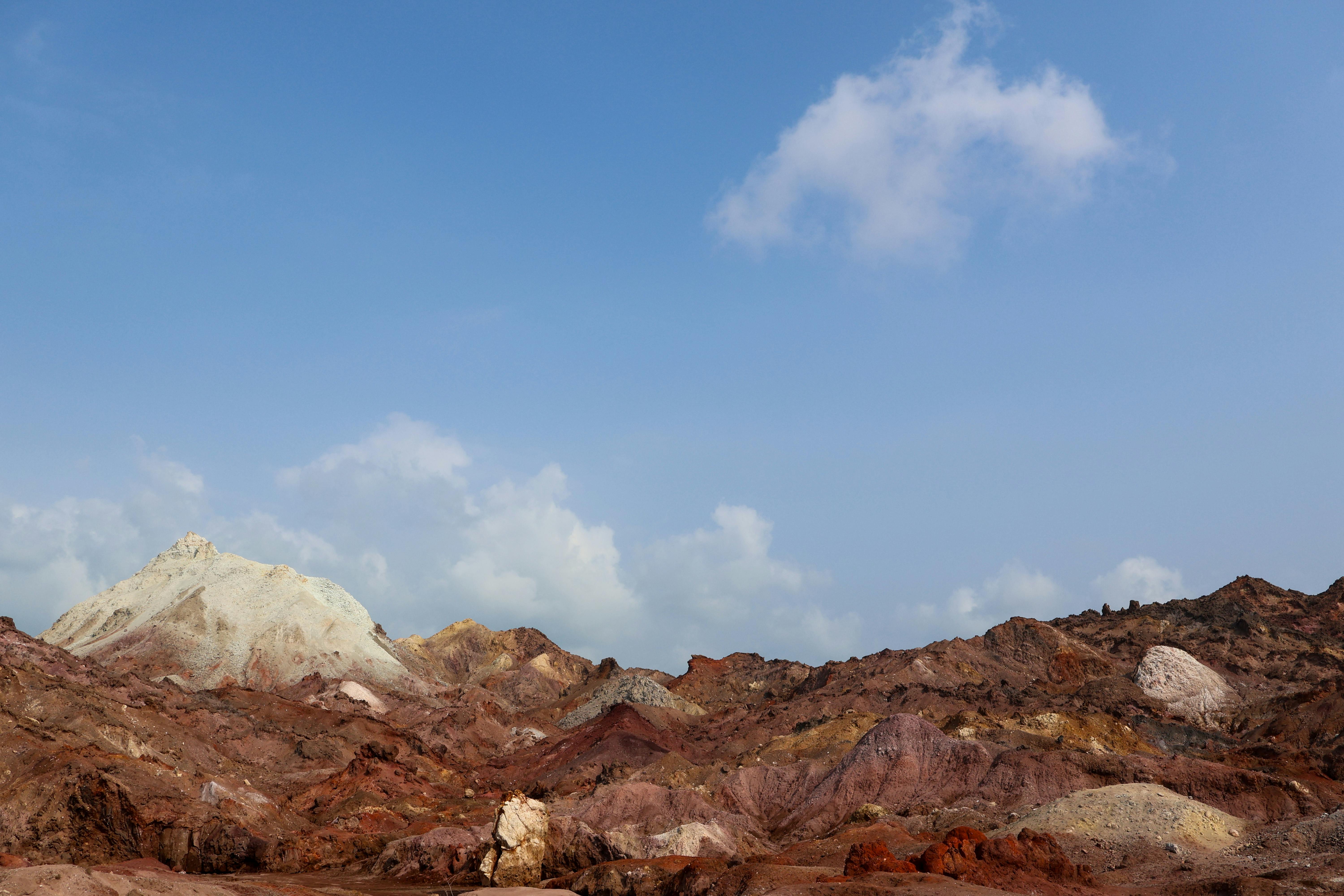 Ultimate Guide to Fragrance Layering: Enhance Your Scent Style