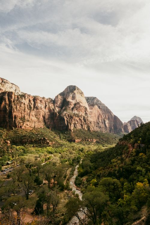 Free Stunning landscape of Zion National Park featuring rugged cliffs and lush greenery, perfect for travel and nature enthusiasts. Stock Photo