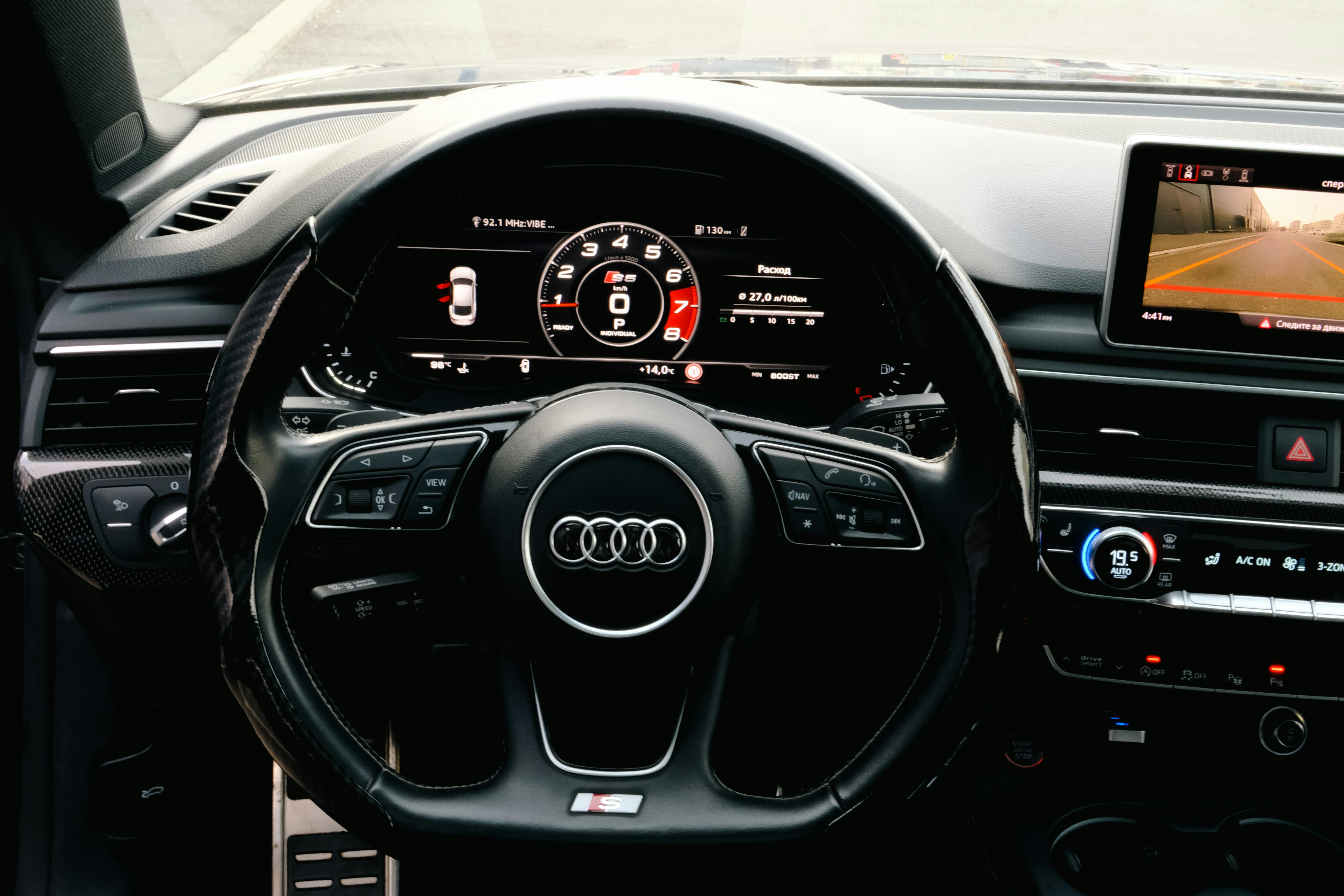 Next-Gen Pleos Connect Infotainment Coming to Hyundai, Genesis, Kia Vehicles — Photo by Kostiantyn Zavhorodnii on Pexels