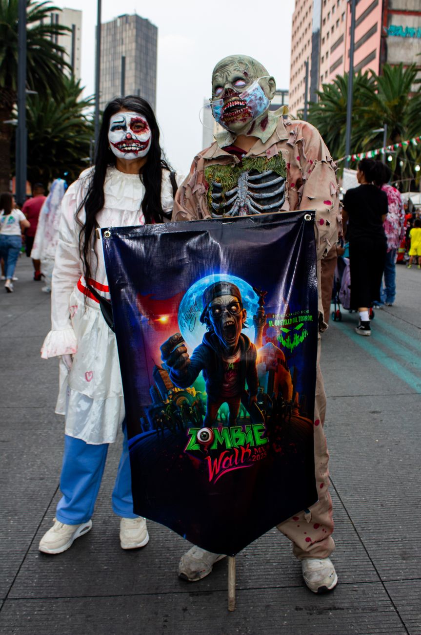 Hunderte Zombies und Michael-Jackson-Doppelgänger versammeln sich in Mexiko-Stadt, um das Vermächtnis des Sängers zu feiern