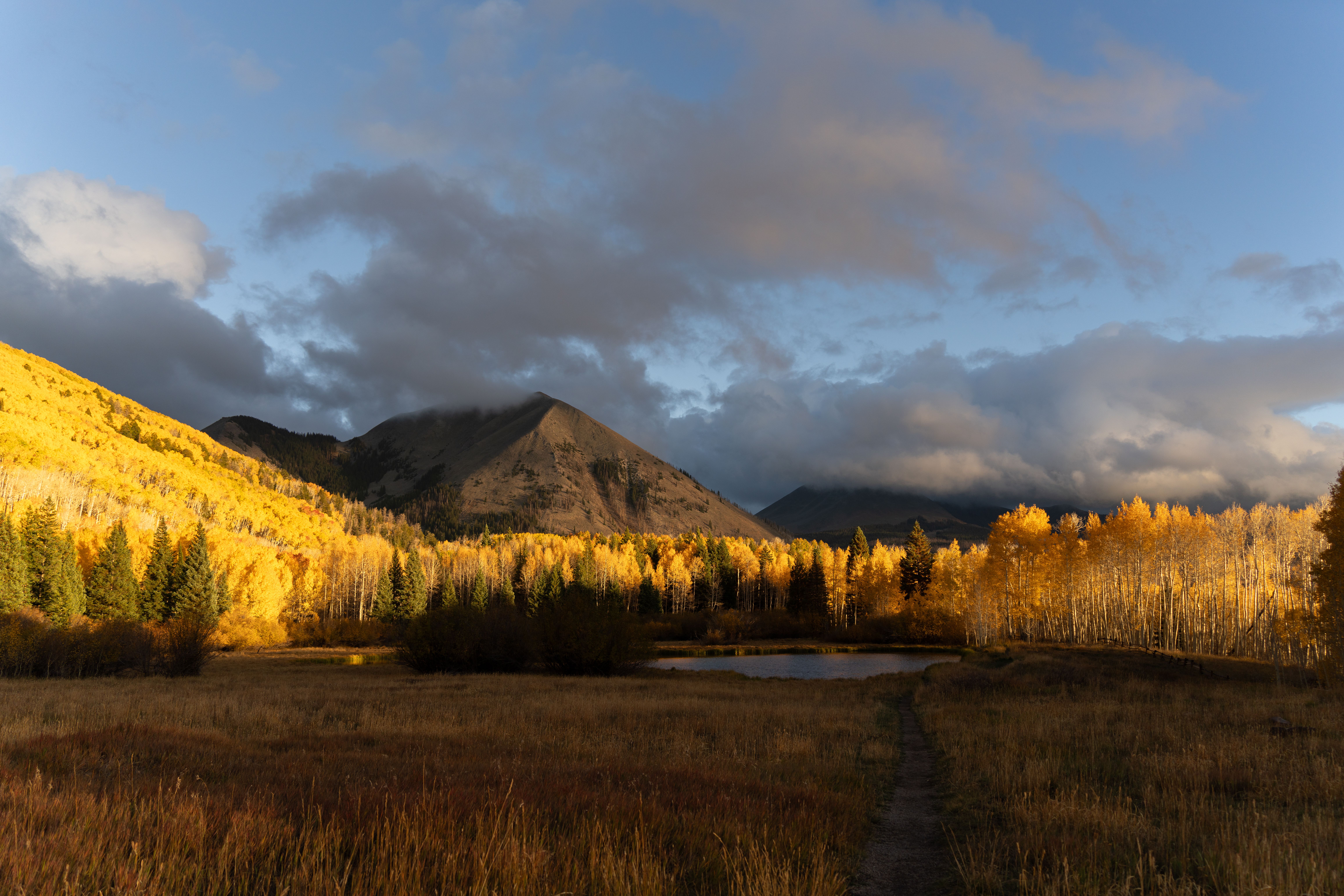Majestic Fall Landscape in Utah's La Sal Mountains · Free Stock Photo