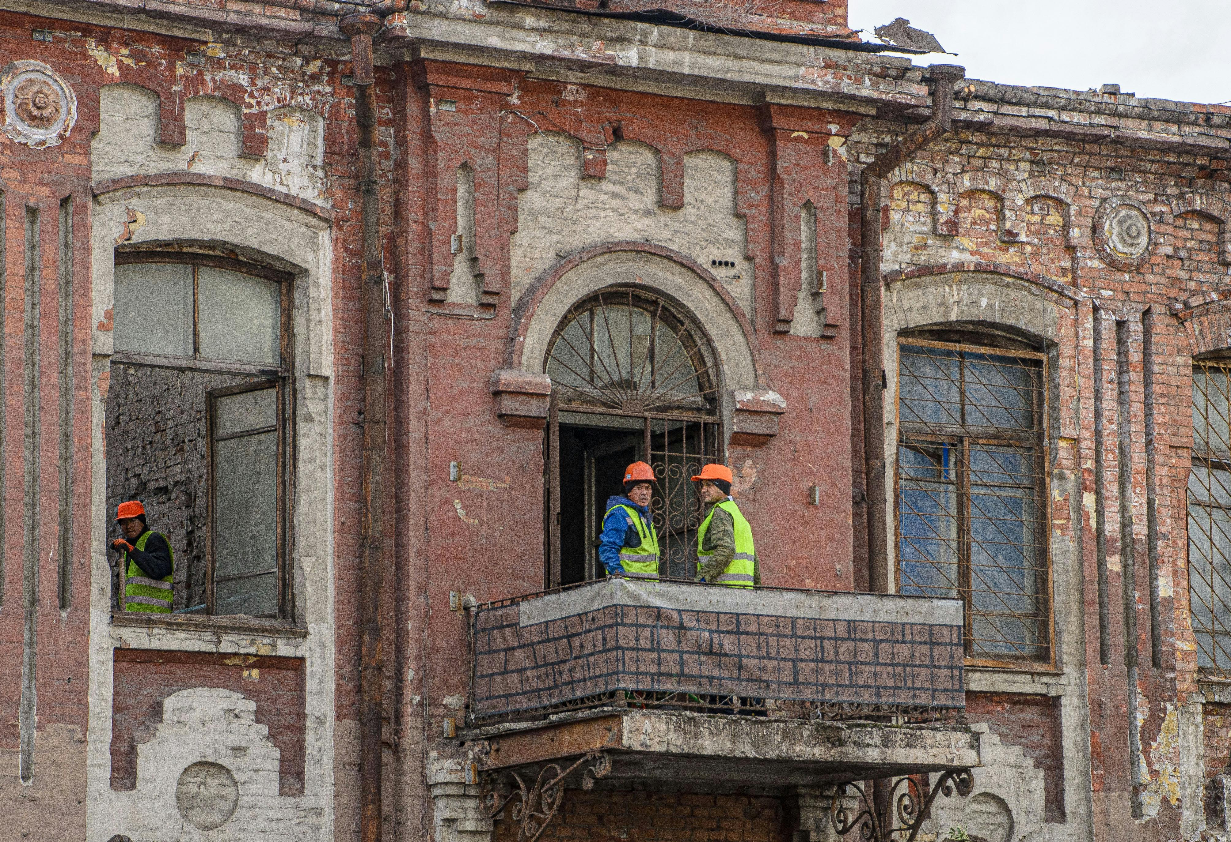 財經青紅燈：營建股資金西進，市場熱度轉移解析