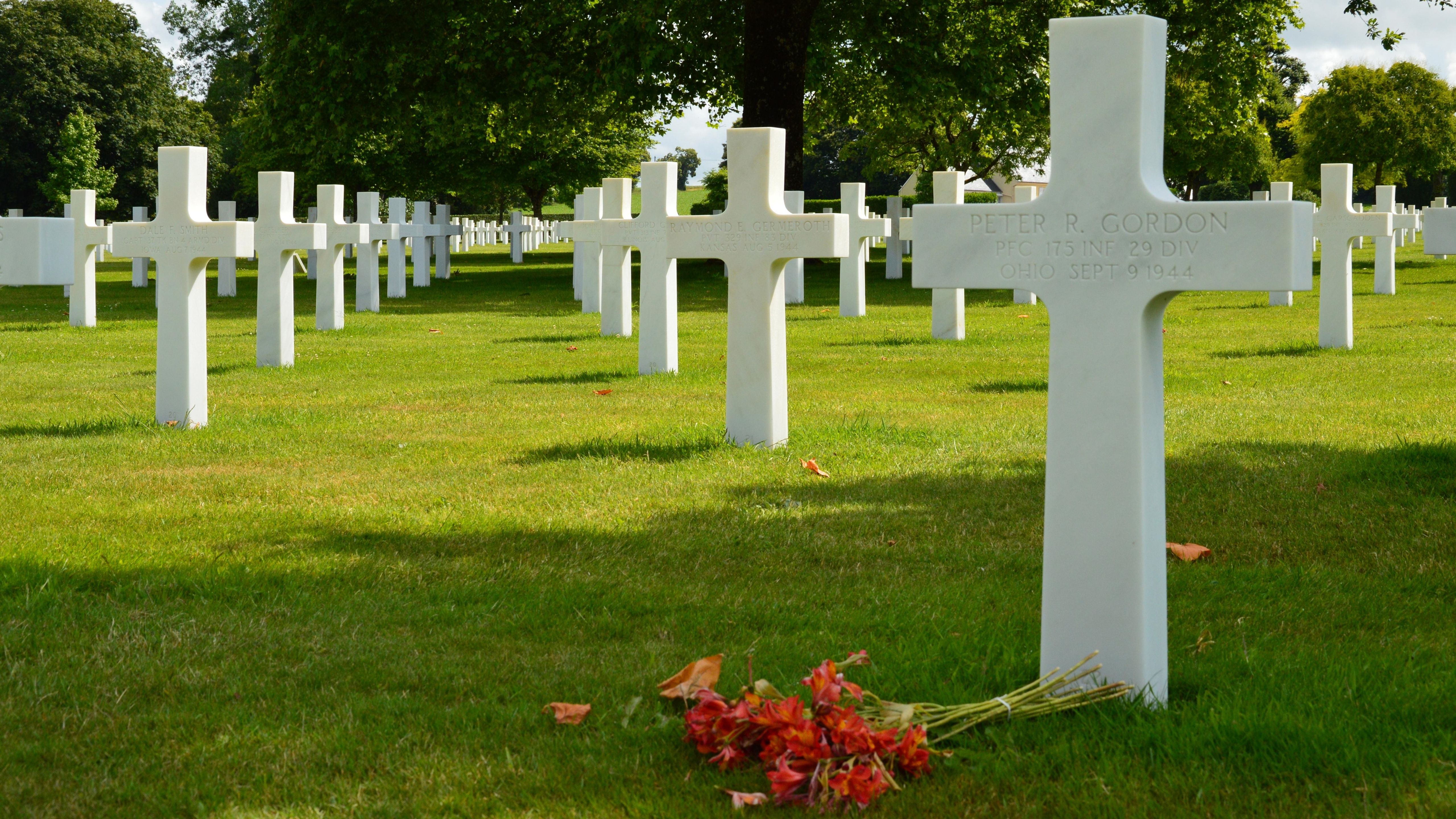 Composizione sobria per commemorazioni
