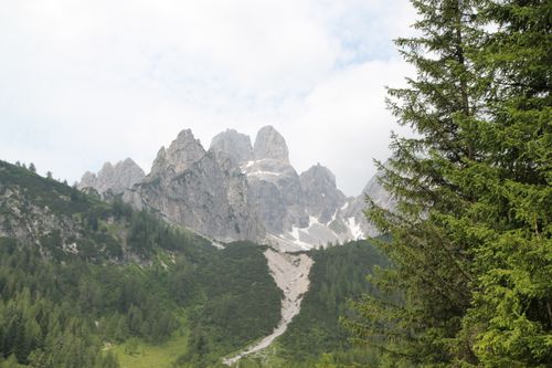Free Capture of mountainous landscape with lush greenery and towering peaks. Stock Photo
