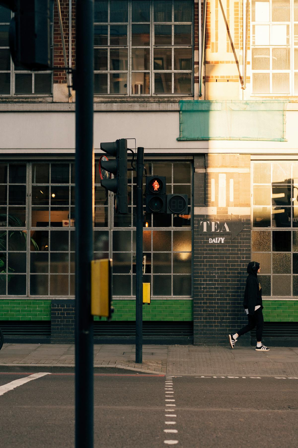 مئذنتان جميلتان مع السماء الزرقاء