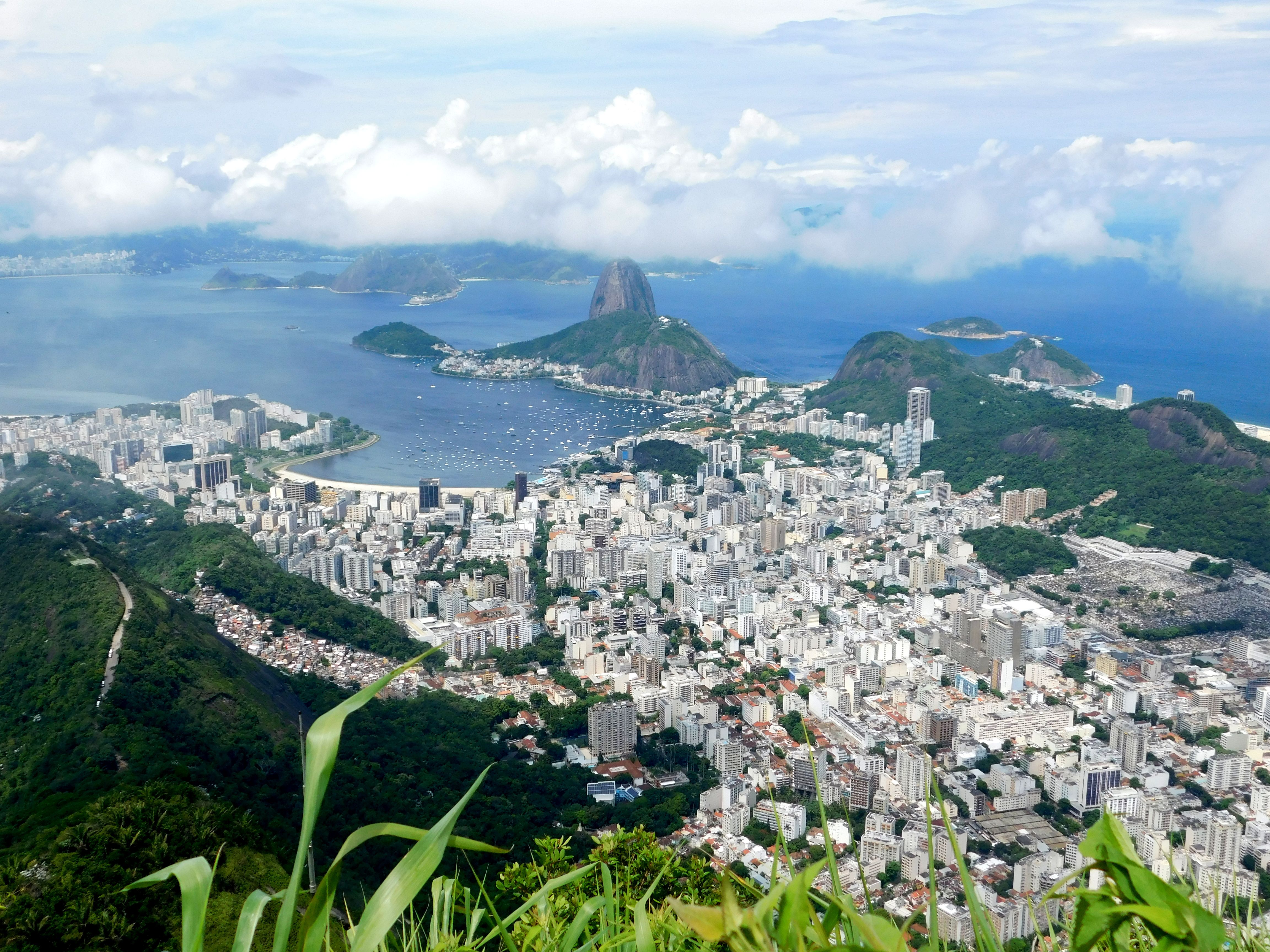Vue Aérienne De Rio De Janeiro Avec Le Mont Du Pain De Sucre · Photo ...