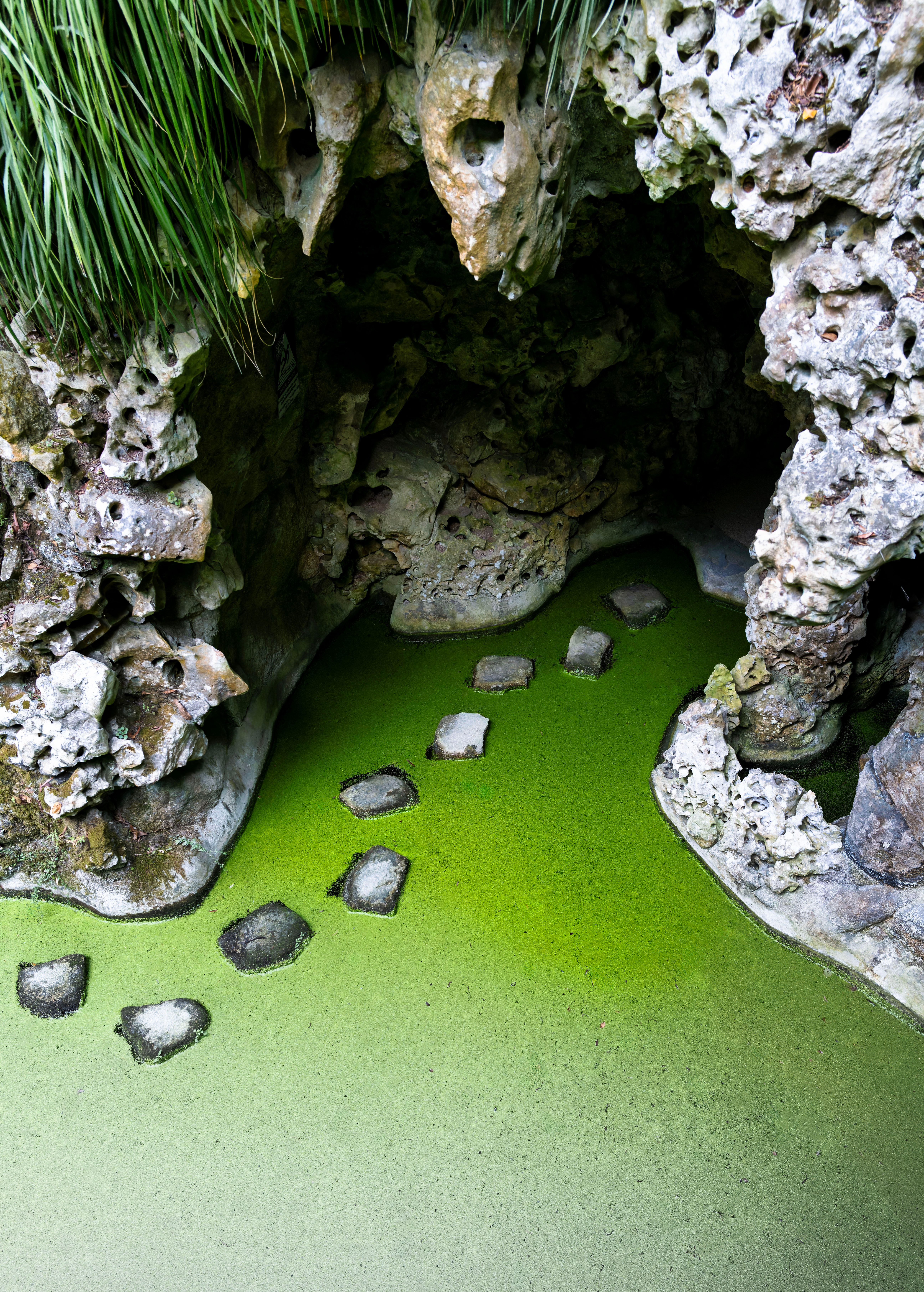 Natural Rock Formation with Green Water · Free Stock Photo