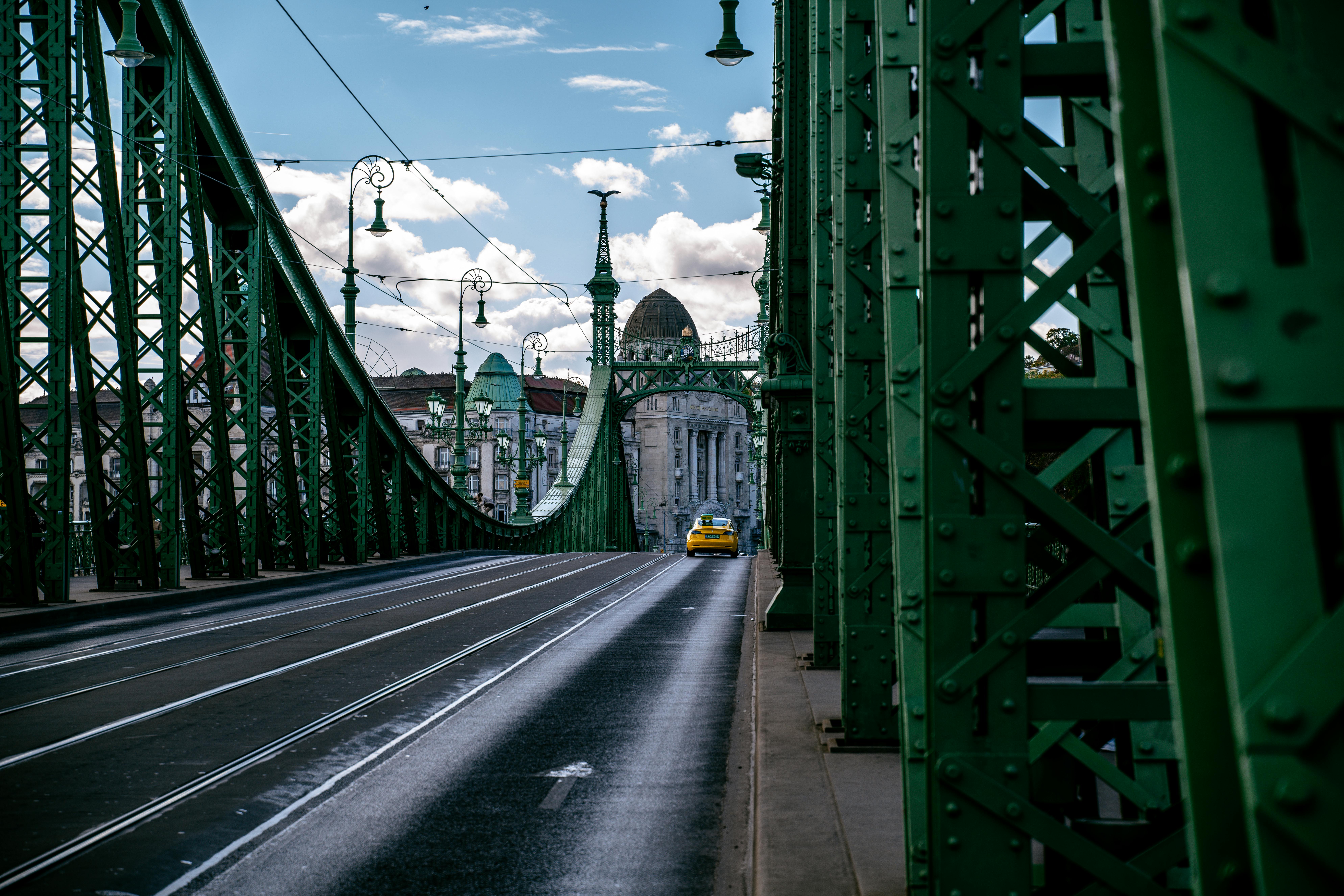 Effective Strategies for De-Escalation in Conflict Situations