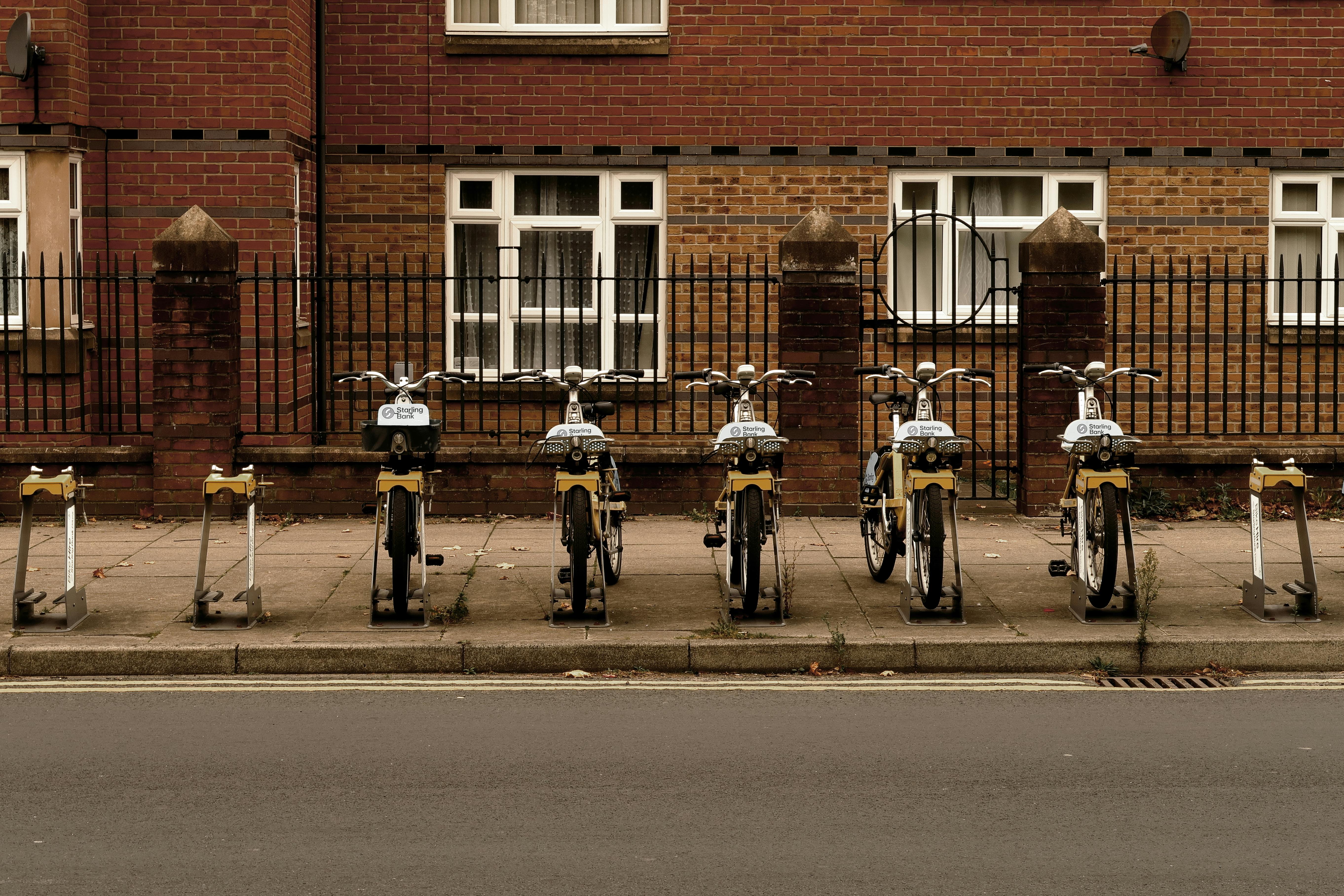Parking at Bristol Parkway Station: What You Need to Know About Availability and Security
