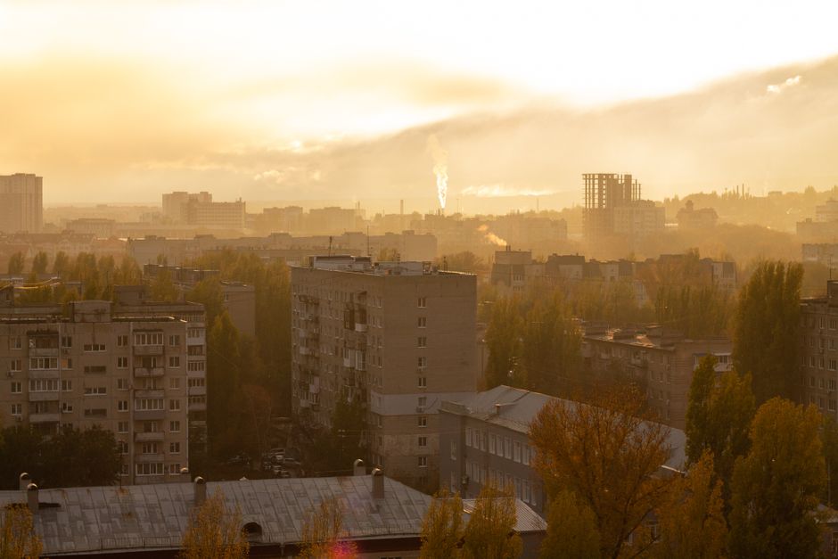 Saratov in December - Traditional market square with local vendors