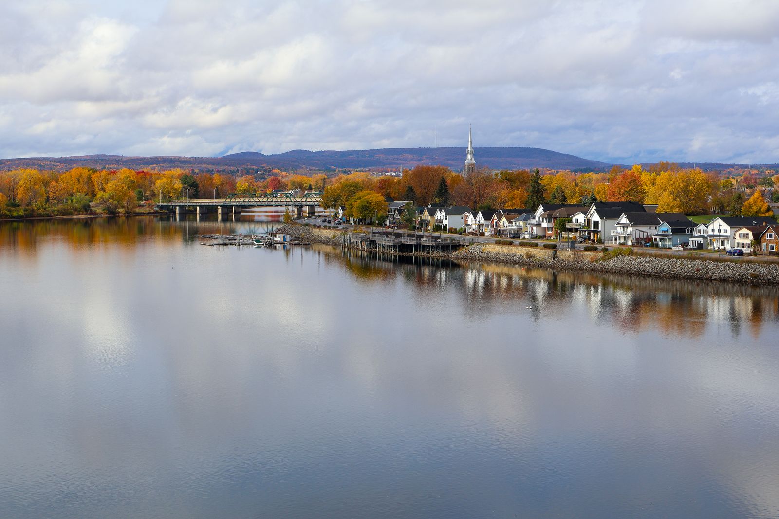 Manotick Living: Riverfront Luxury Meets Small-Town Charm