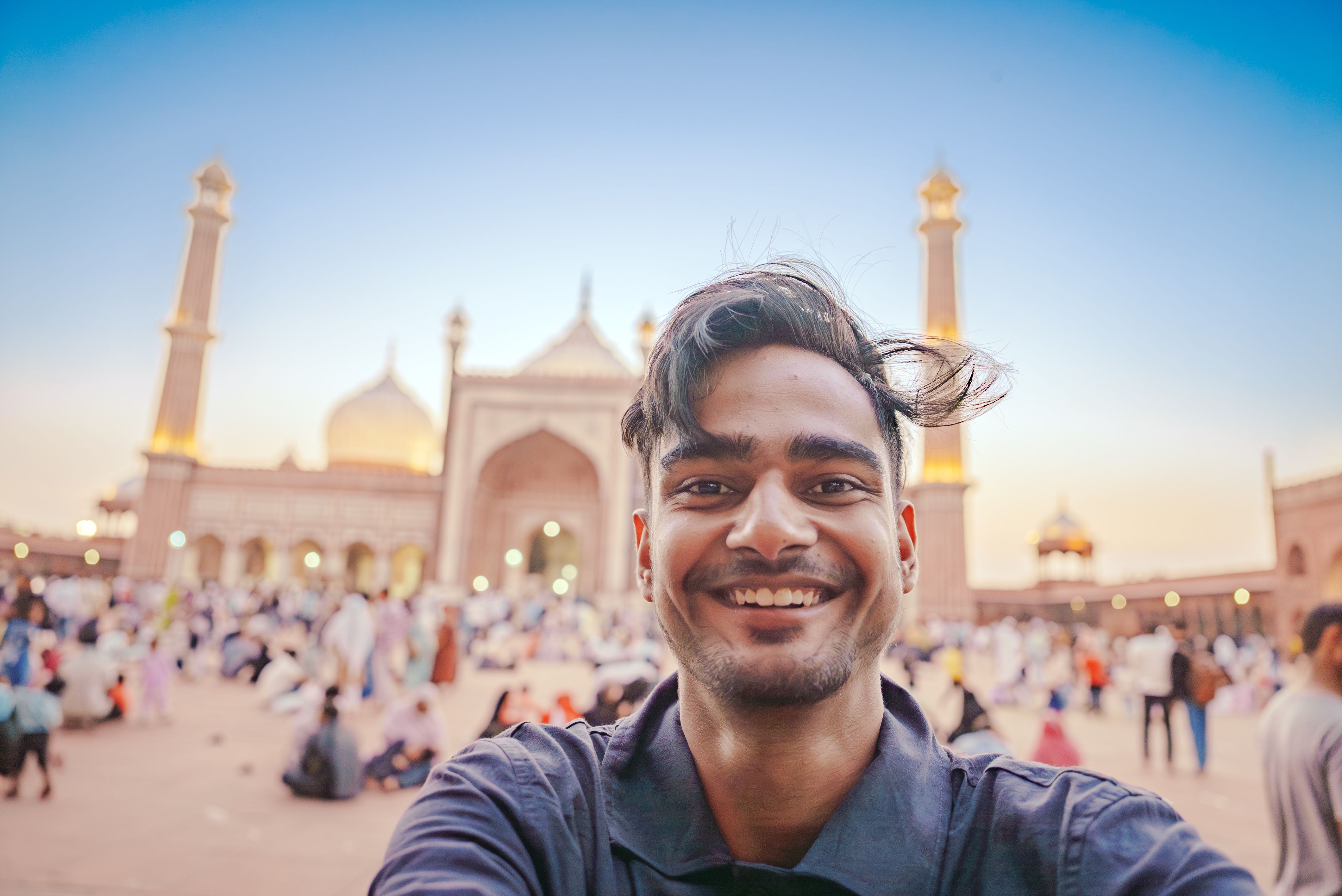 Climb the south minaret of Jama Masjid