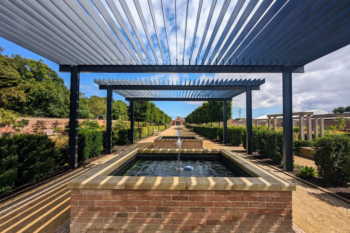 Pergola bioclimatique : prix et autorisations - Les règles d’implantation à vérifier avant les travaux