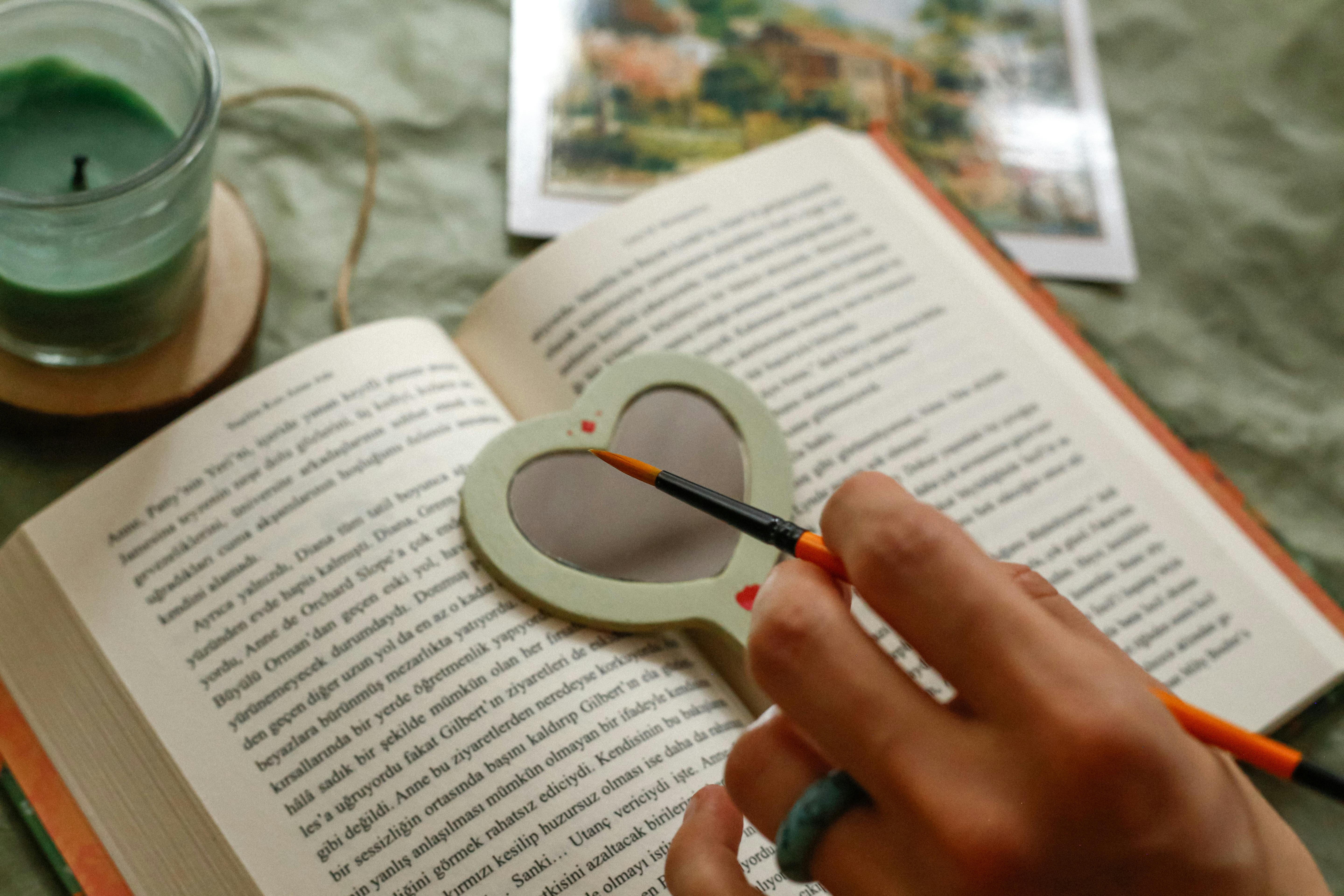7 Best Hobby Lobby Fall Craft Finds Flying Off Shelves Right Now — Photo by betül nur akyürek on Pexels