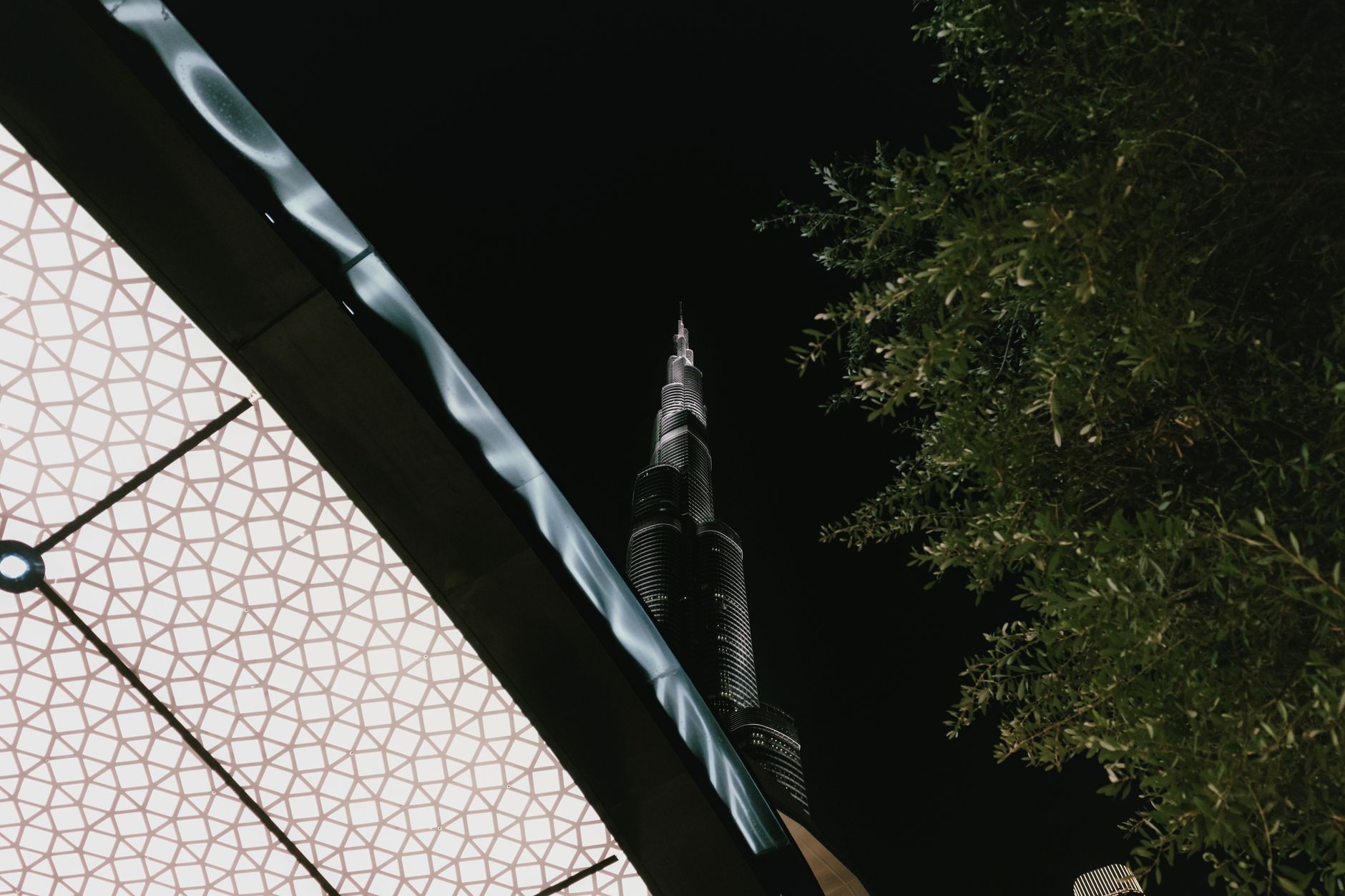 Featured image for the article: Sabz Burj fencing remains broken nine months after car crash