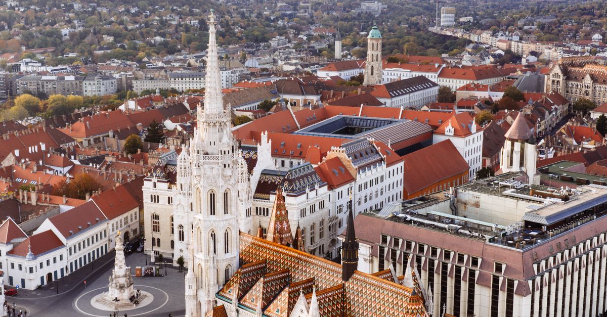Hungary: How investors price policy uncertainty into project finance Hungary: How investors price policy uncertainty into project finance
