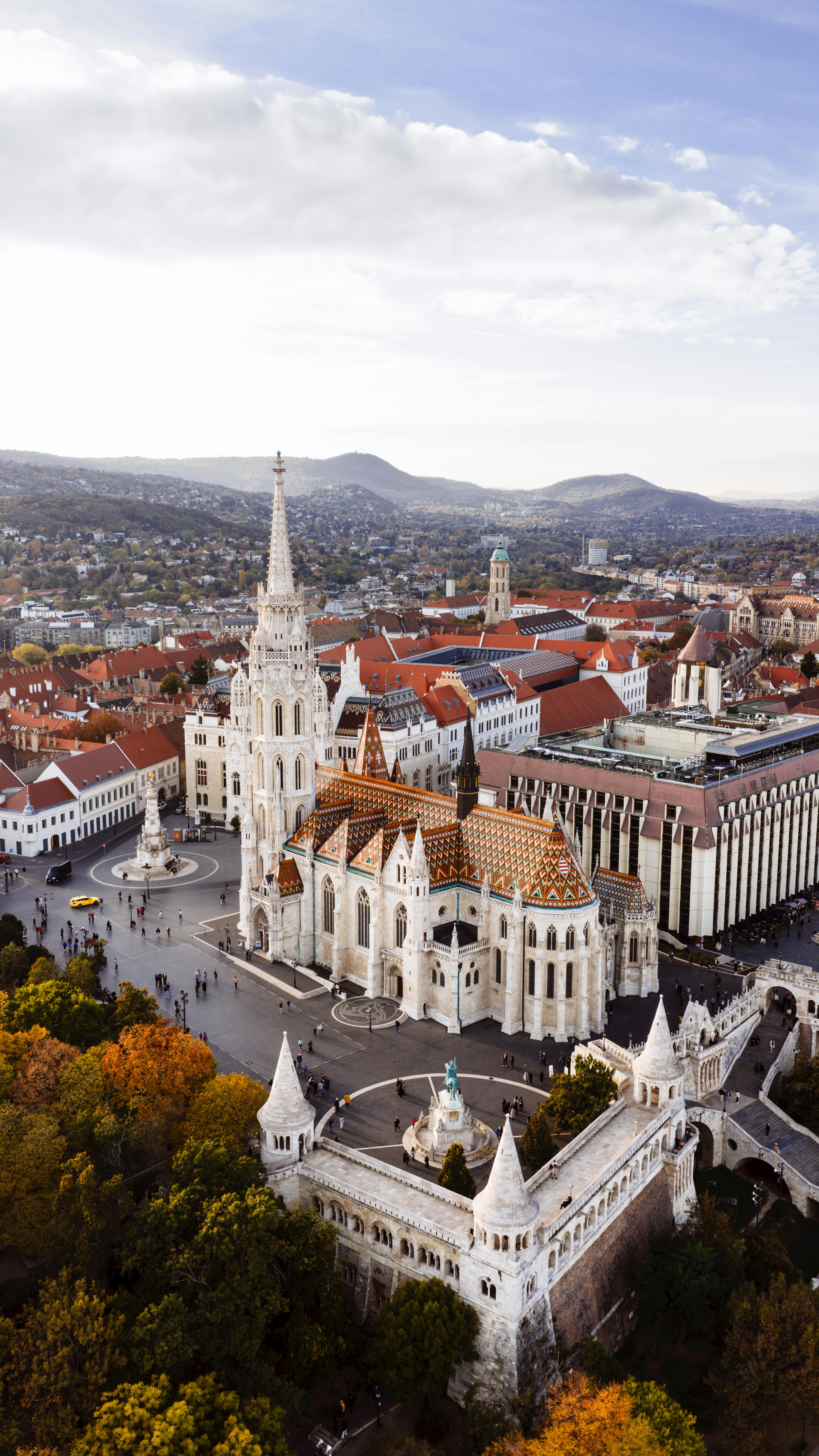 Hungary: How investors price policy uncertainty into project finance