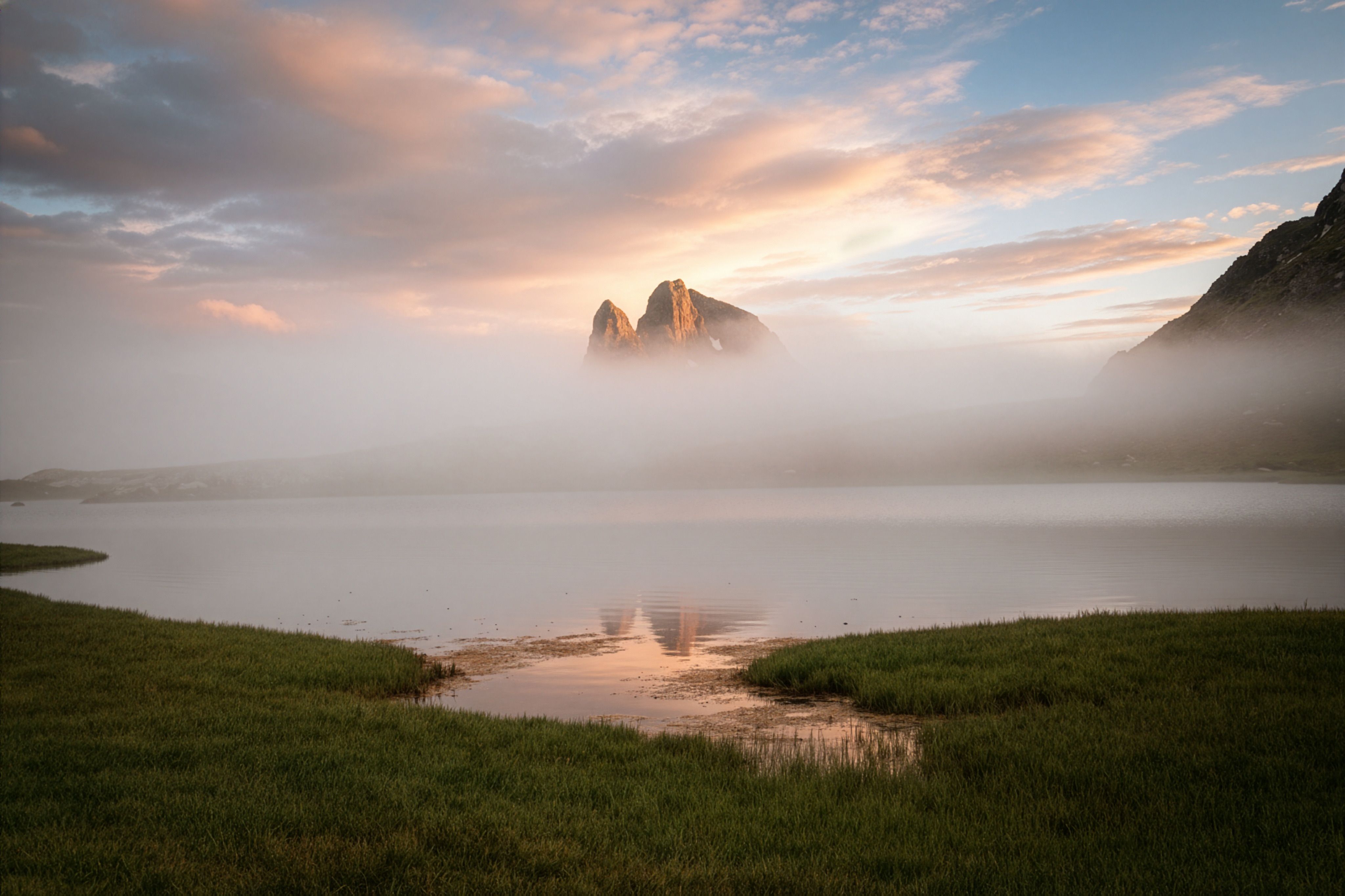 Misty Mountain Scene at Sunrise with Lake Reflection · Free Stock Photo