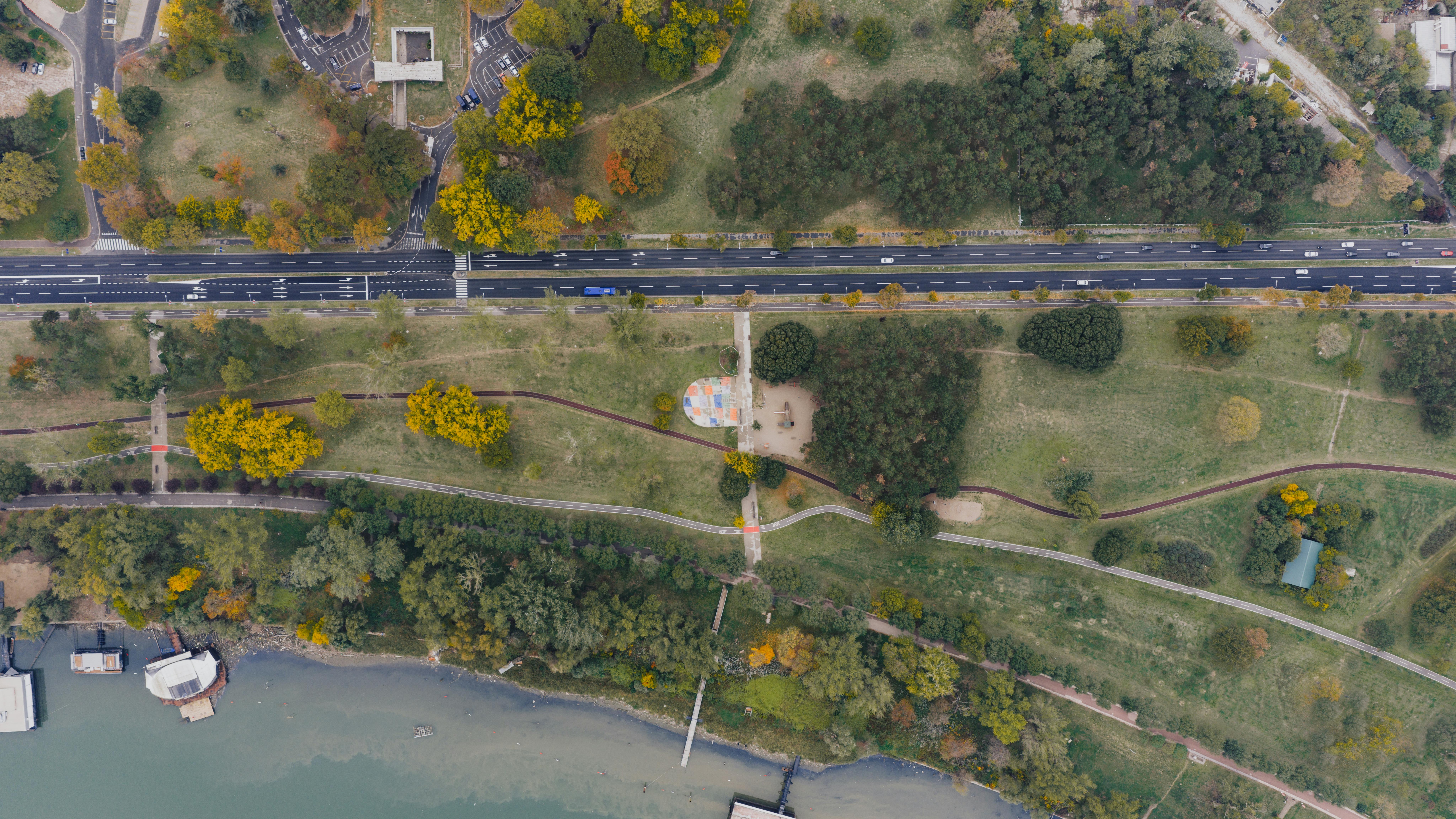 財經：全球央行連3年狂買黃金上千噸，台灣央行也加入行列