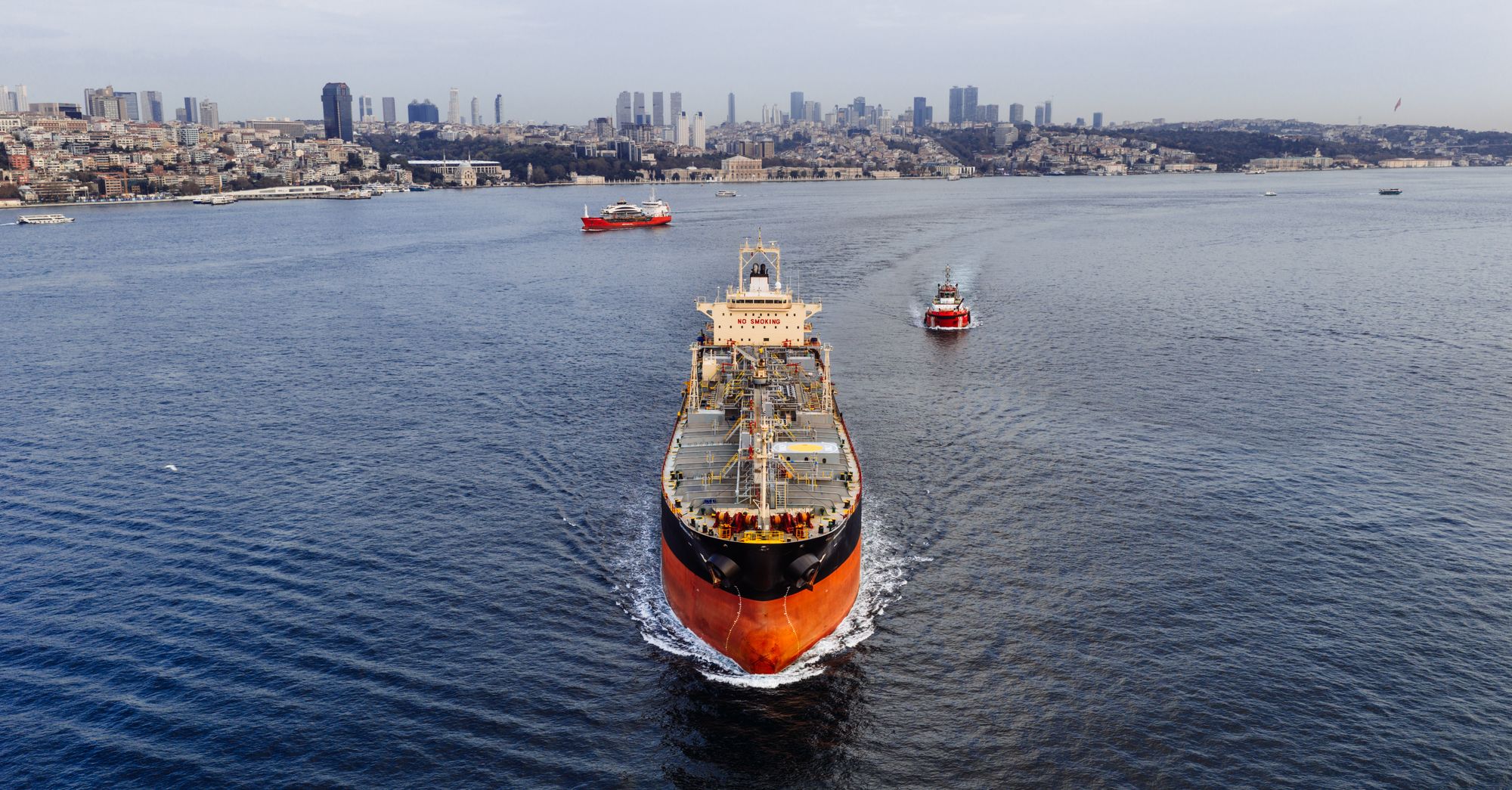 Hormuz Tanker Traffic Falls to Two-Month Low as Crude Prices Climb