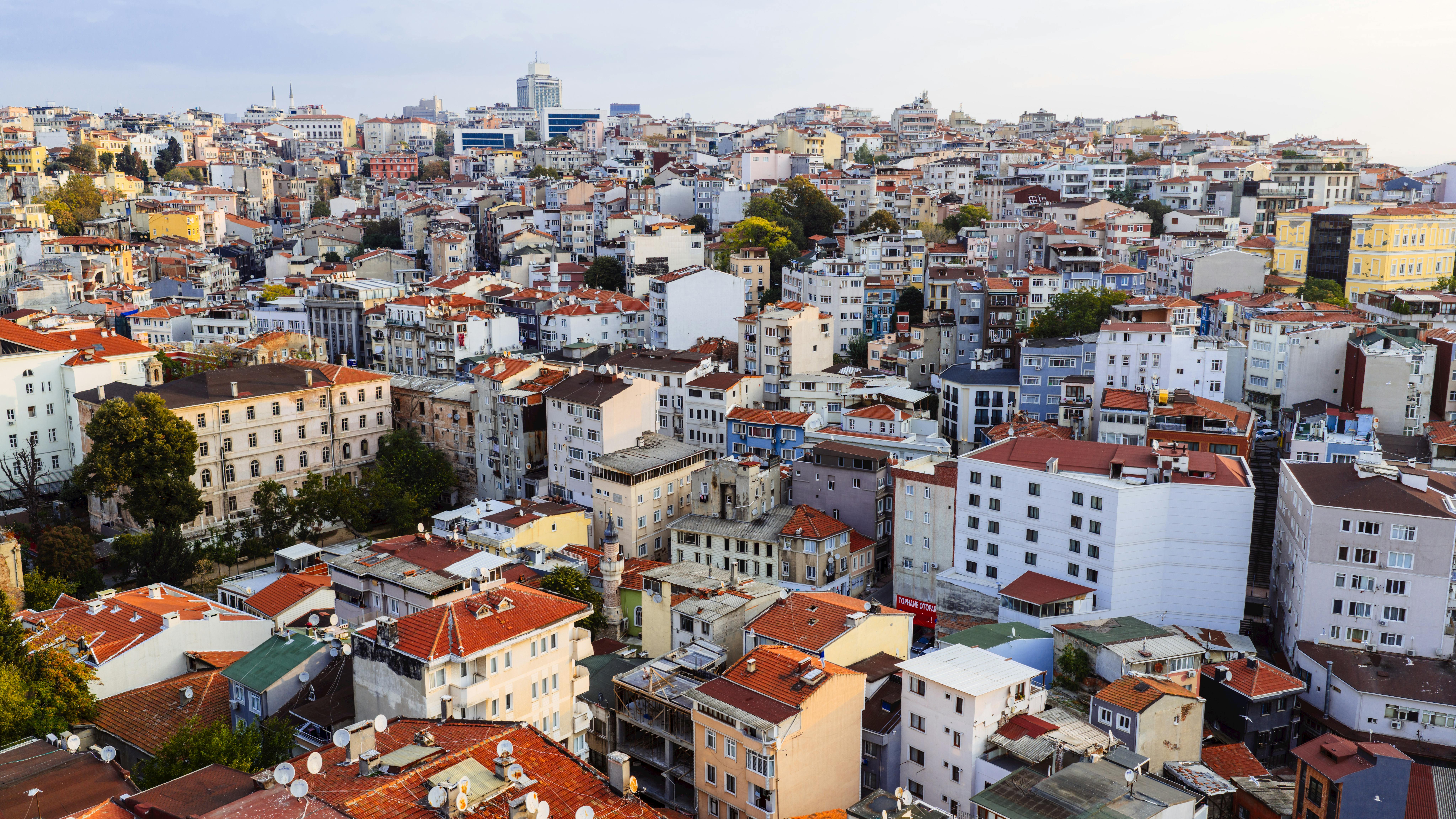 Gratis Splendida vista aerea di Istanbul che mette in risalto la sua architettura densa e colorata e il vivace tessuto urbano. Foto a disposizione