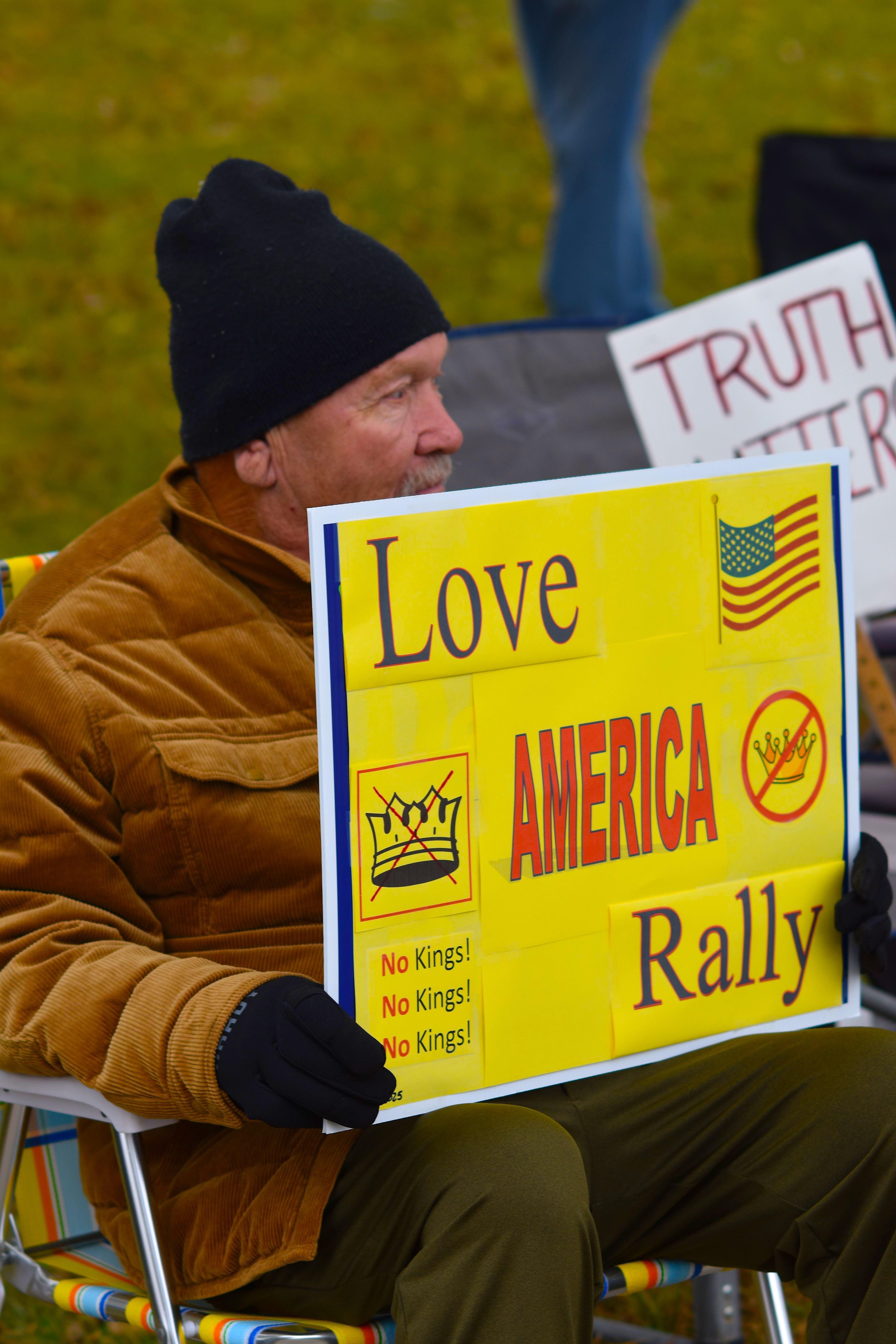 Kongresmen Barry Moore, podporený Trumpom, vyhráva primárky v Alabame