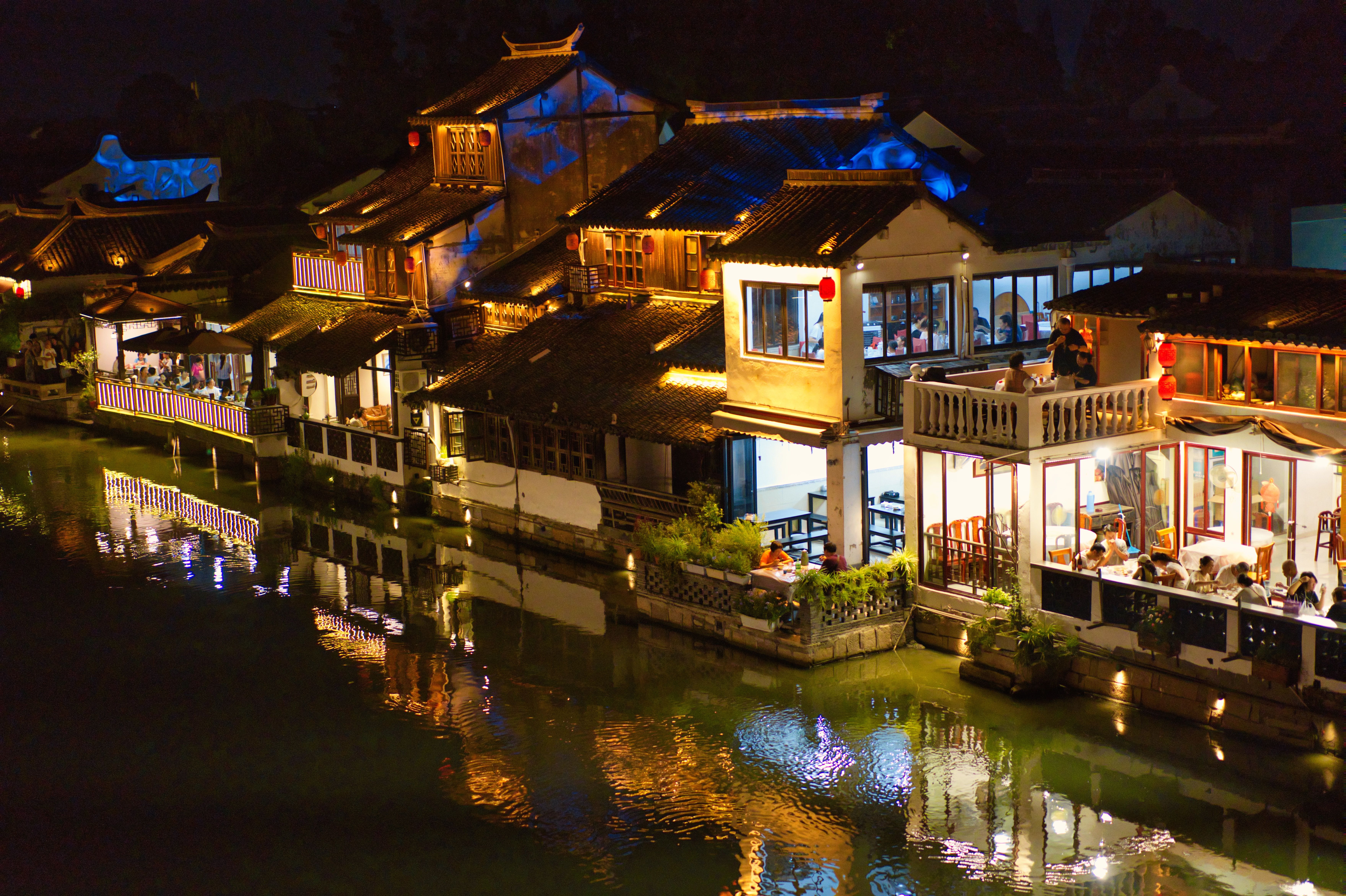 Scenic Night View of Traditional Chinese Riverside Homes · Free Stock Photo