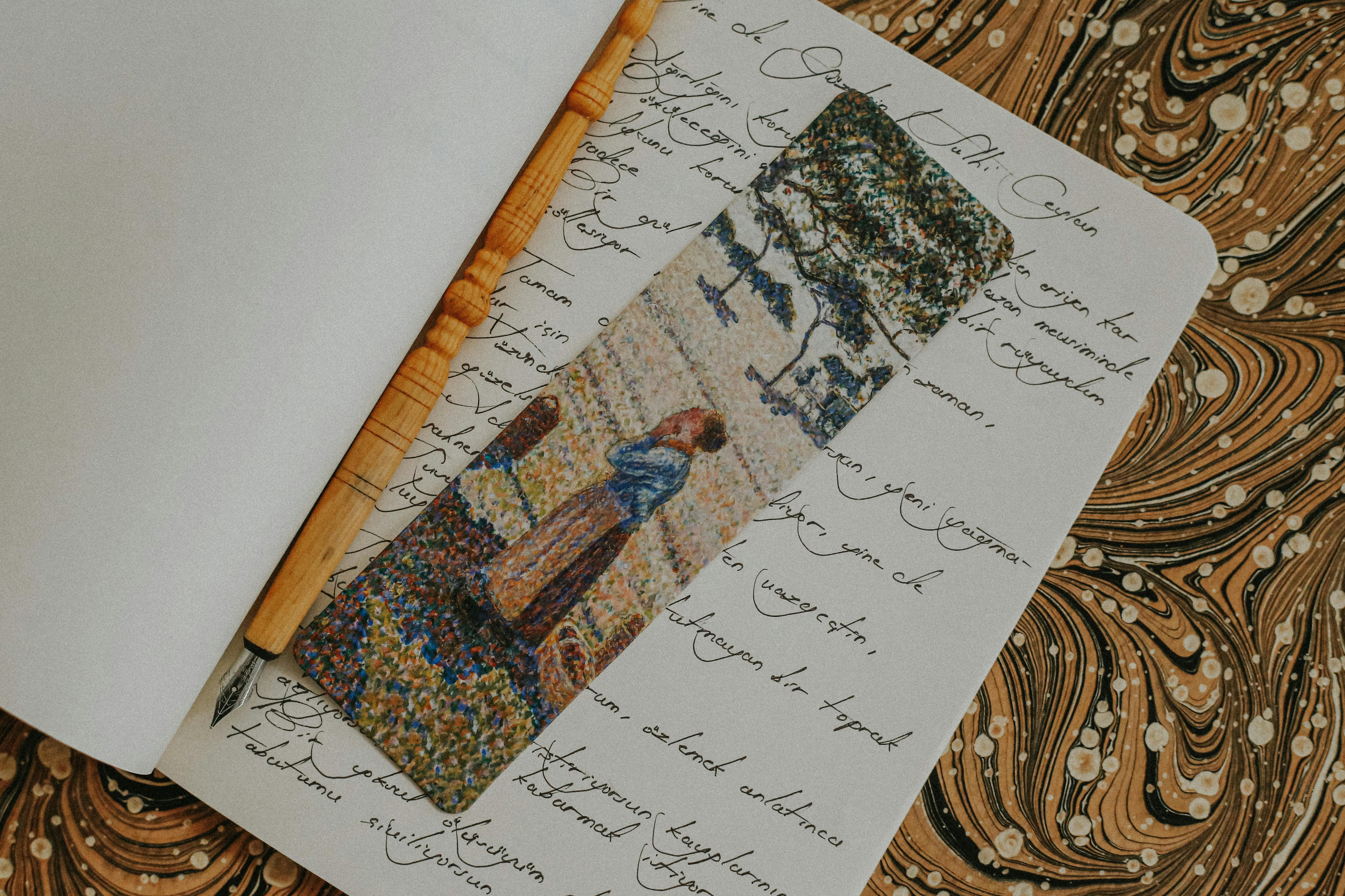 There's an 'art' to writing AI prompts for personal finance, MIT professor says — Photo by betül nur akyürek on Pexels