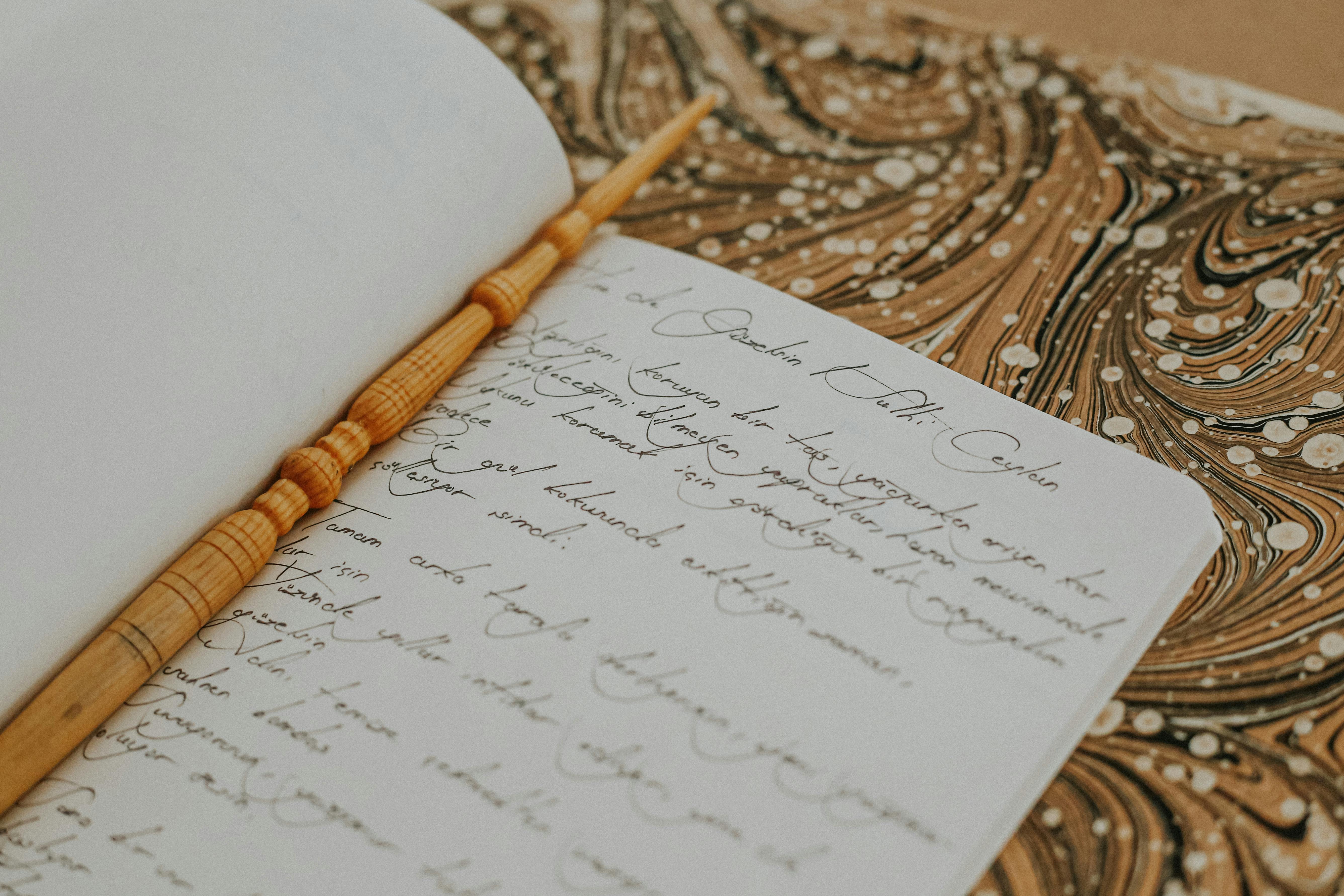 There's an 'art' to writing AI prompts for personal finance, MIT professor says — Photo by betül nur akyürek on Pexels