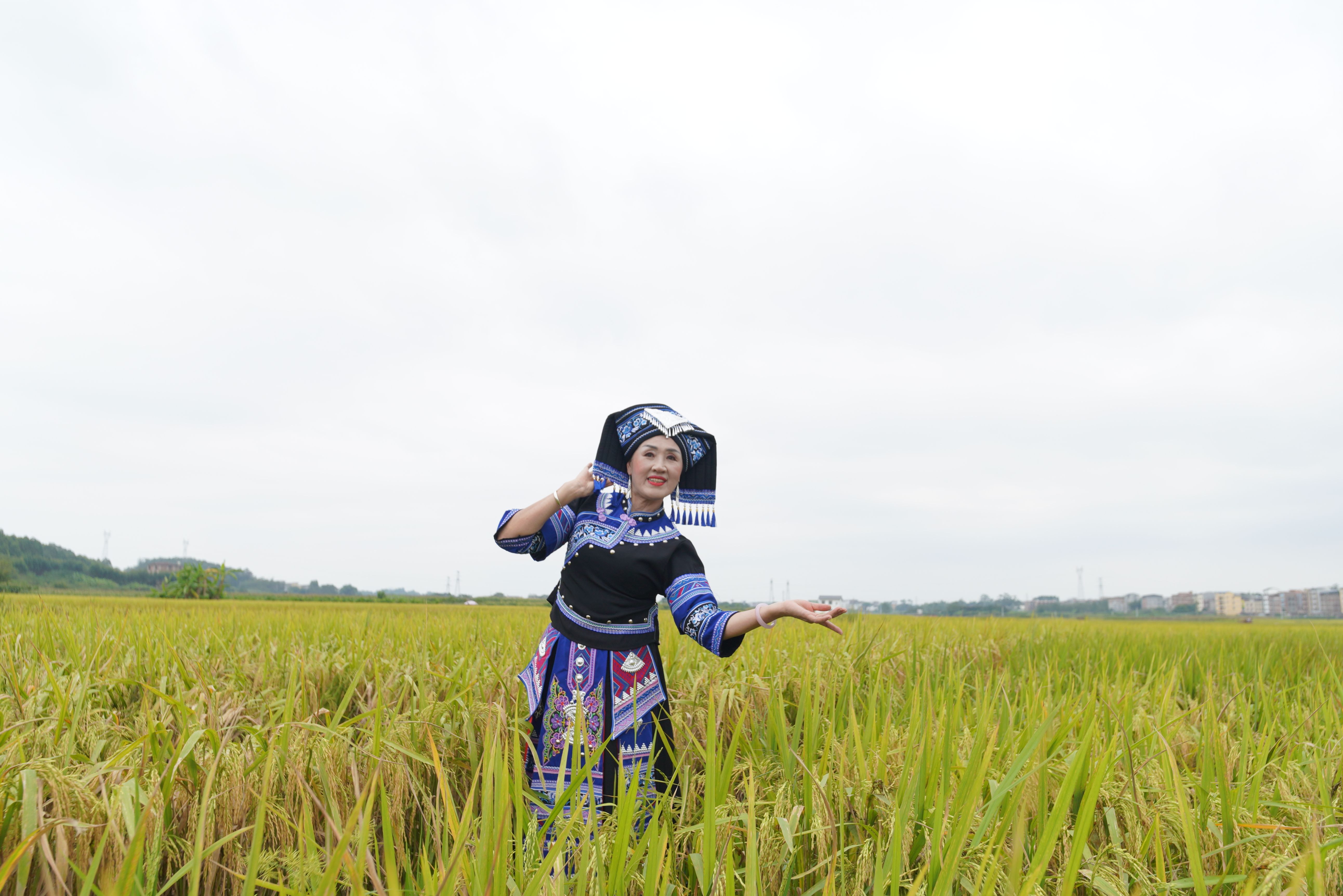 Xingyi Guizhou — Buyi Minority Culture (布依族)