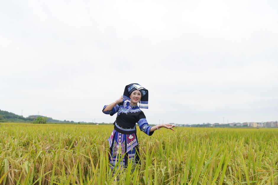 Xingyi Guizhou — Buyi Minority Culture (布依族)