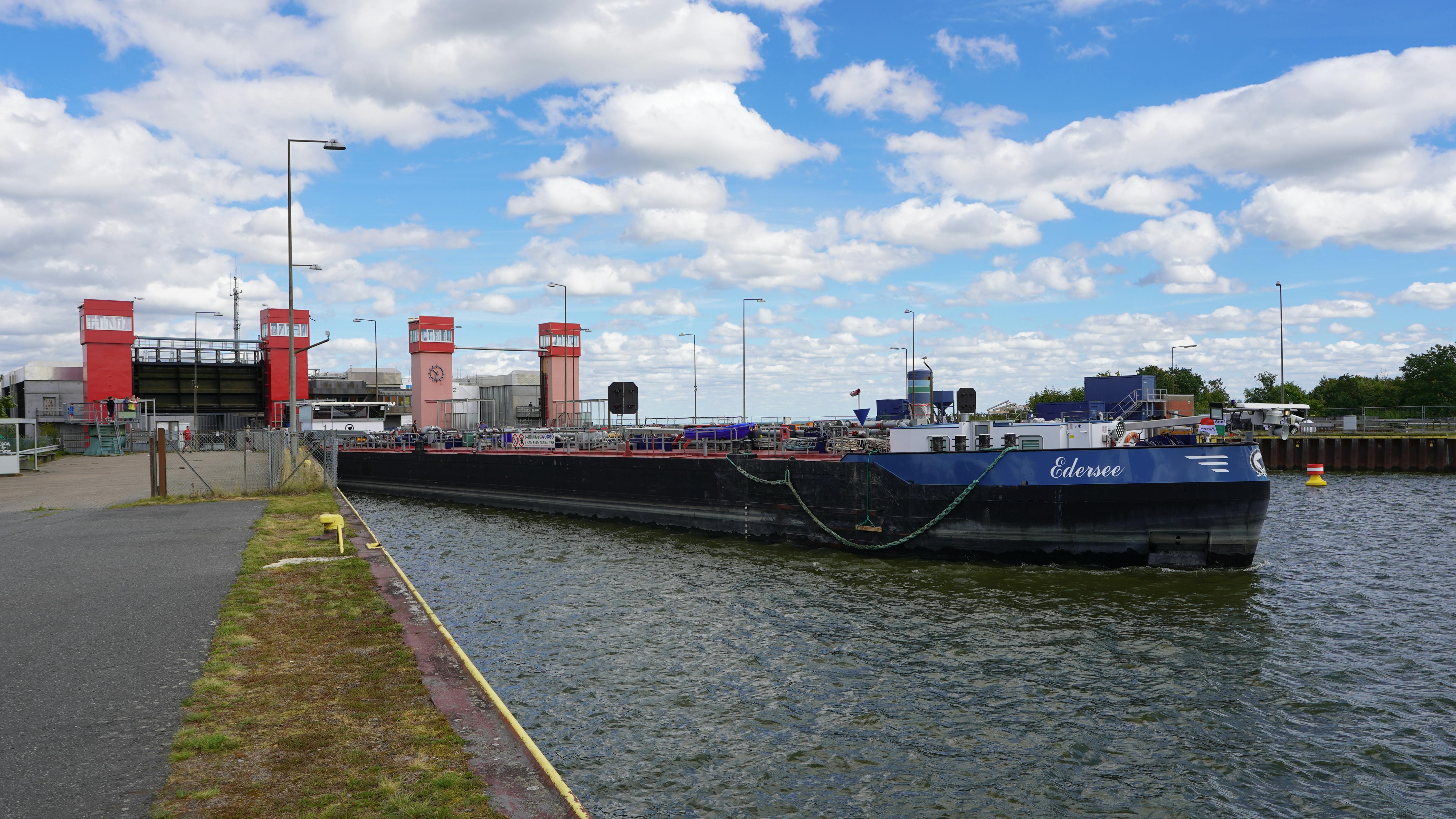 科技：中國秘密打造晶圓國家隊，挑戰台灣半導體霸主地位