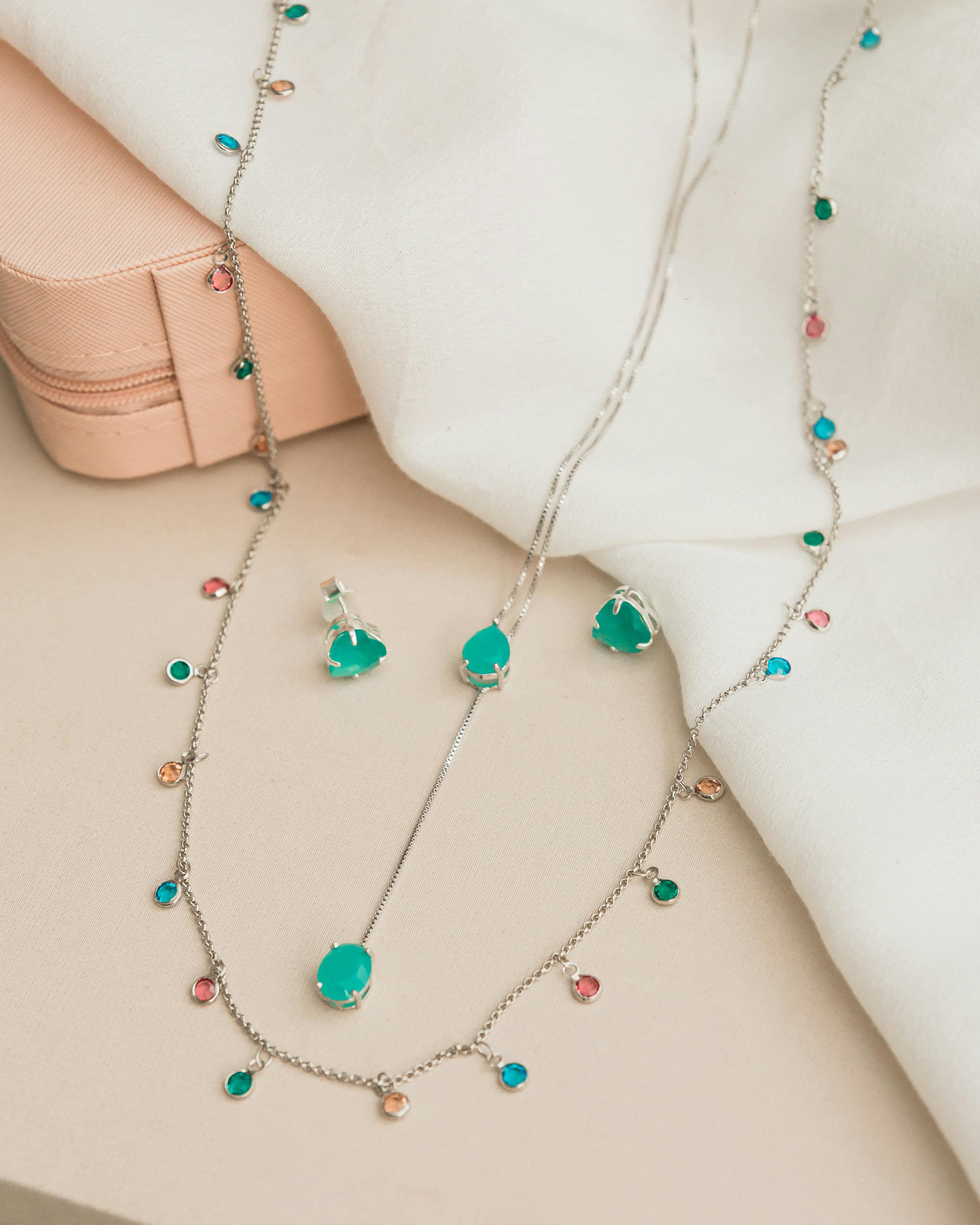 Necklaces Collection - Gold chain on model