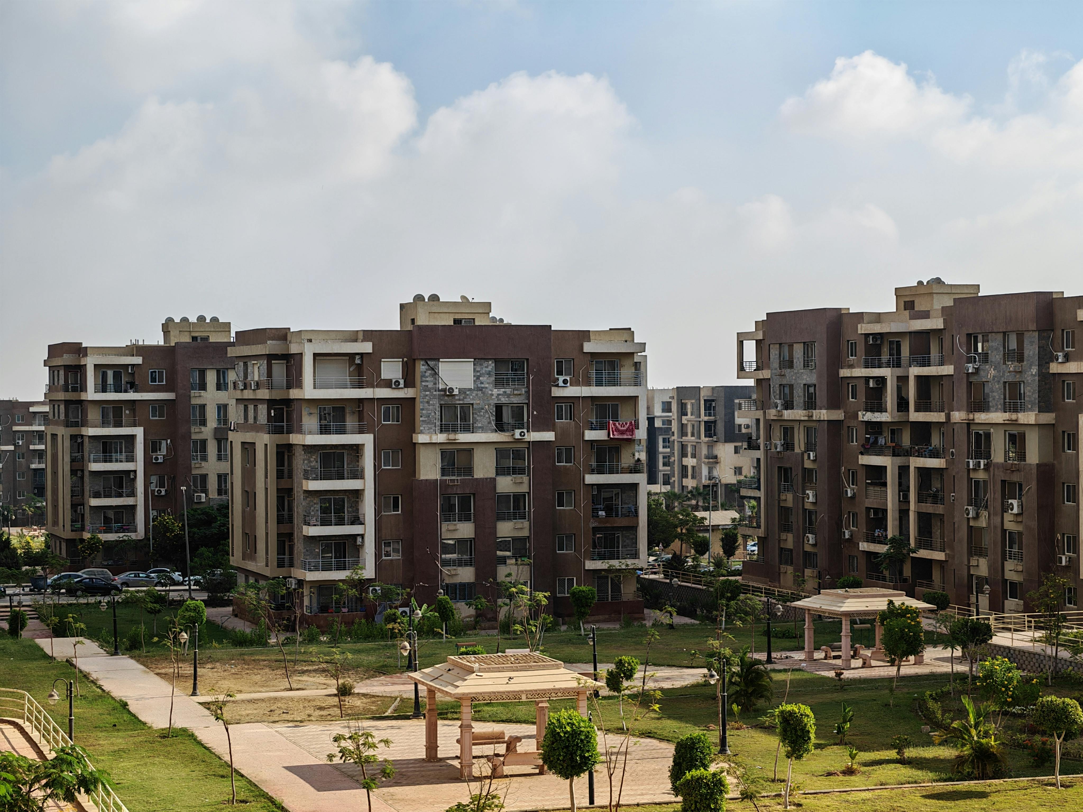 modern senior living community exterior with gardens - senior living ann arbor