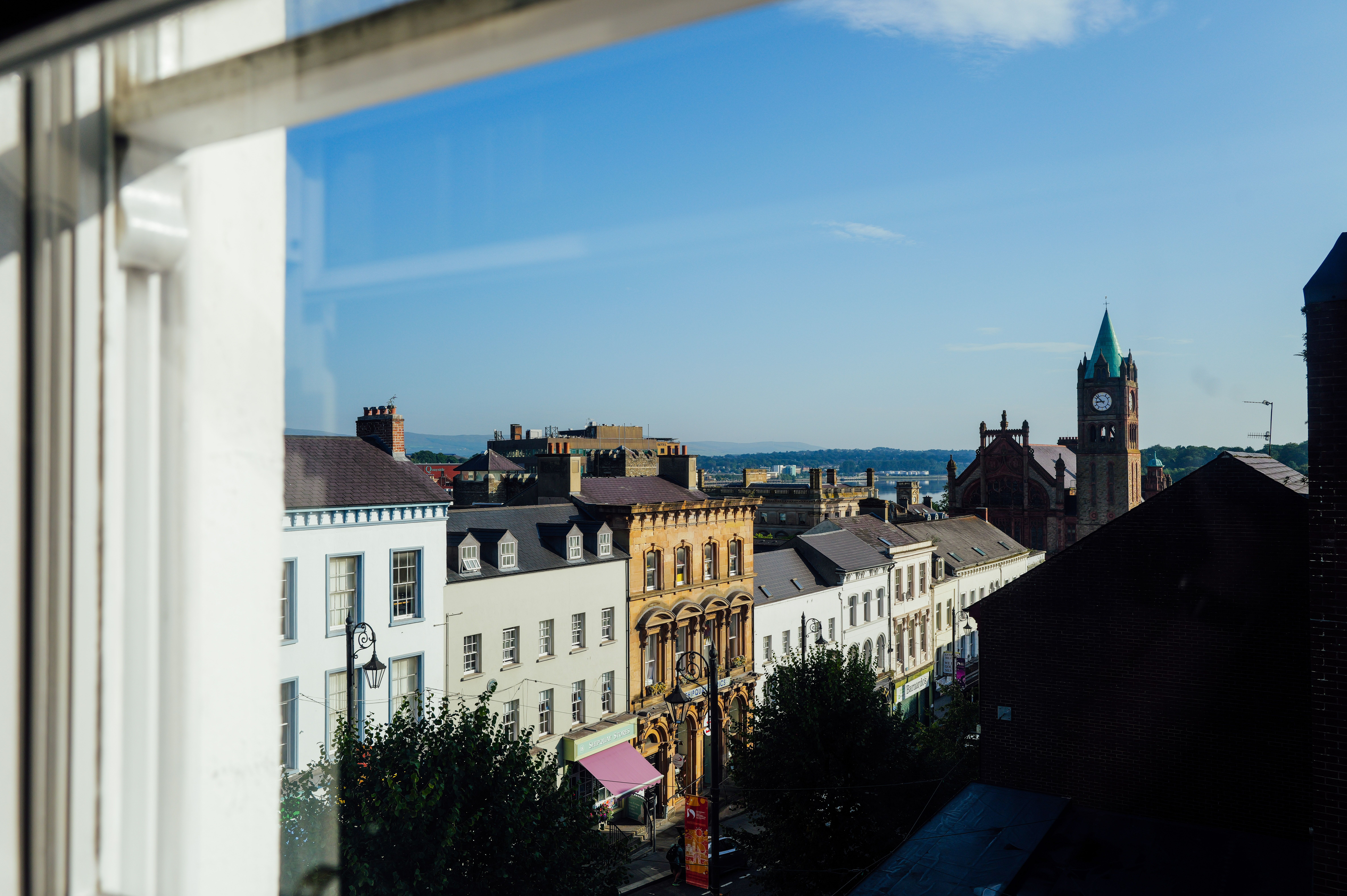 I spent a year traveling across Ireland on a budget. There were 4 spots I loved, and 2 that didn't live up to the hype. — Pho
