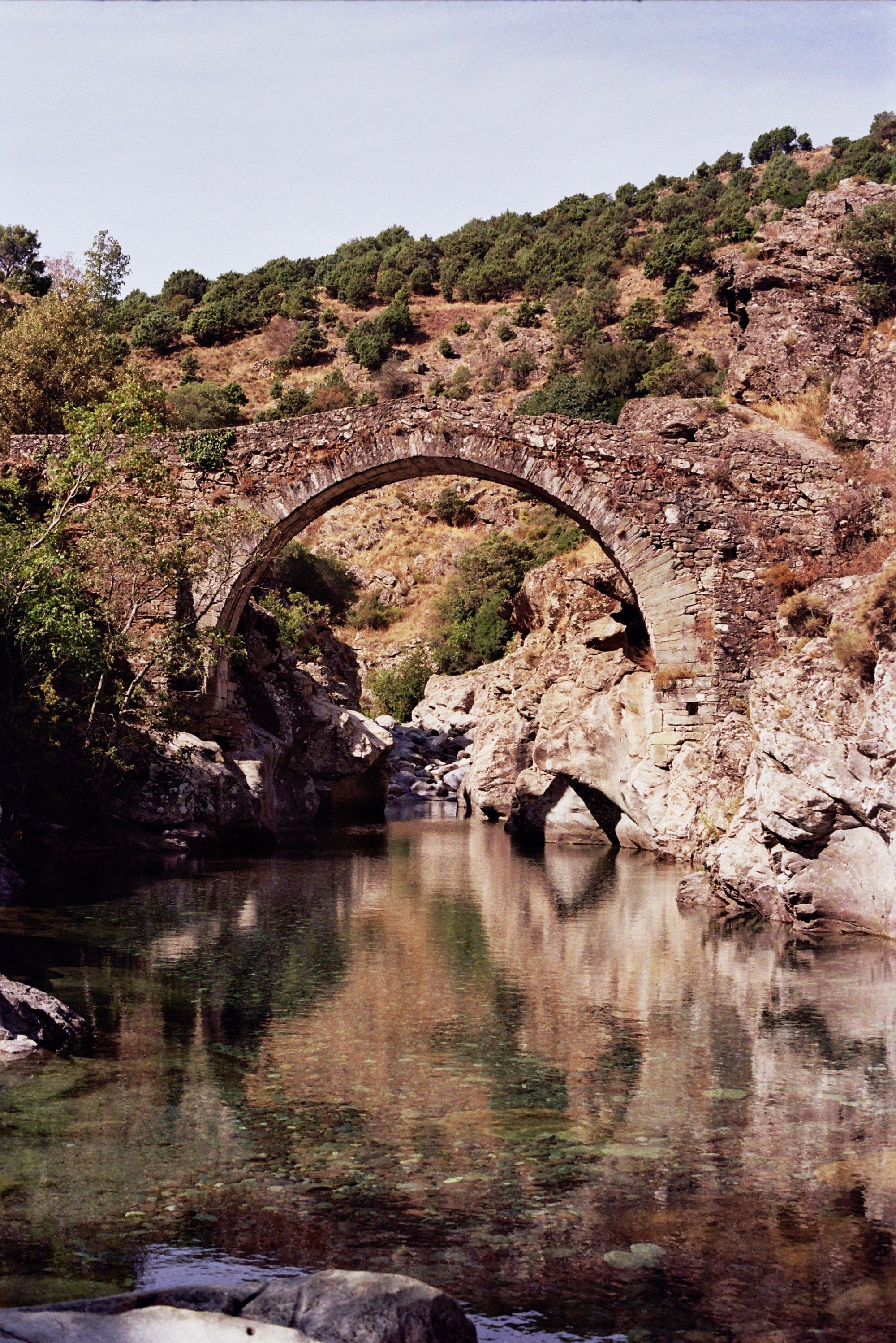 Ancient Stone Bridge over French River in Summer · Free Stock Photo