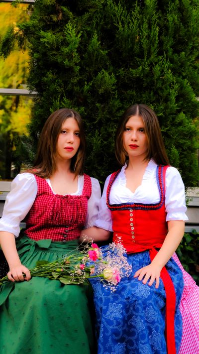 Dirndl & trachten