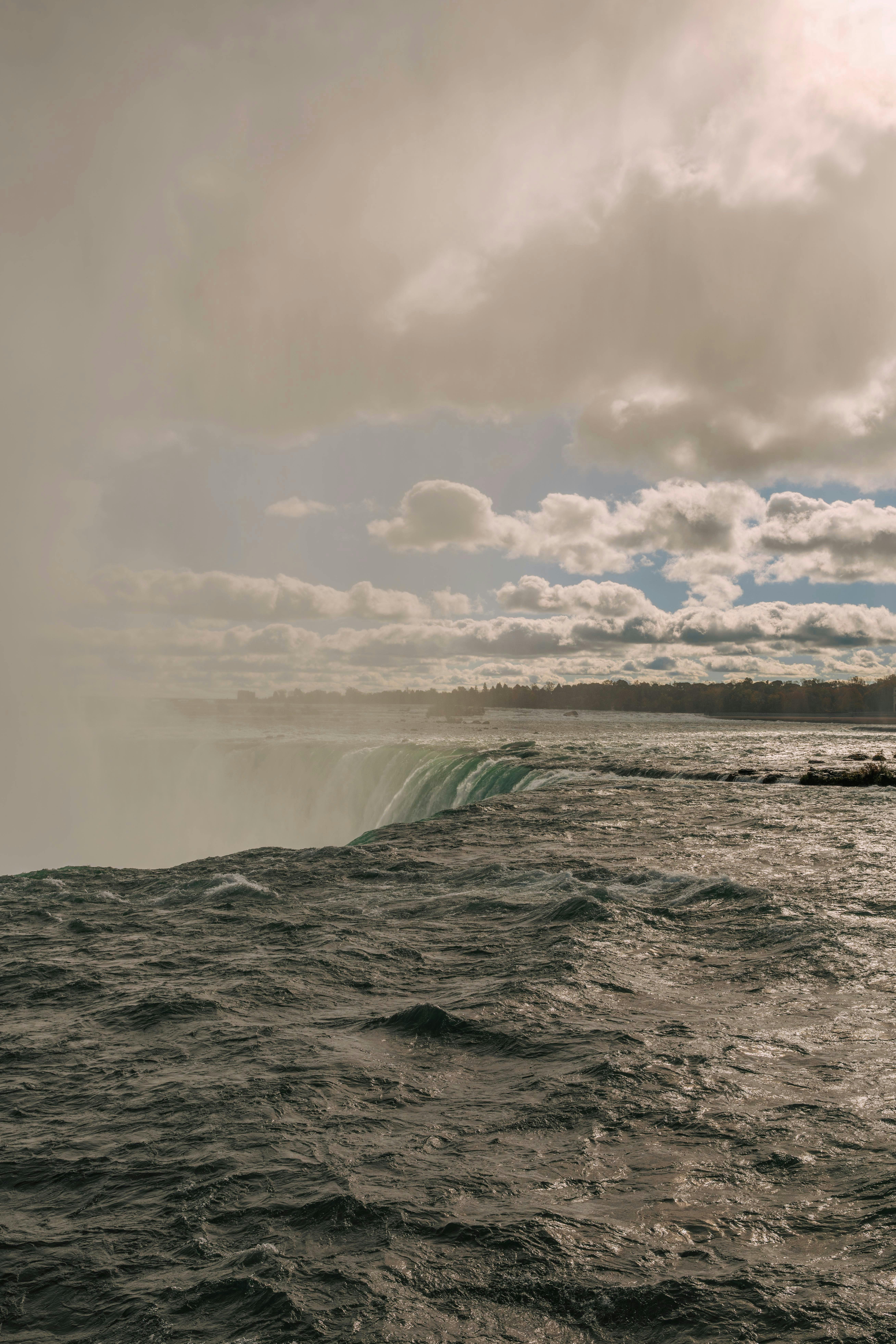 Peste 2.000 de sportivi la campionatele mondiale de dans în această toamnă.