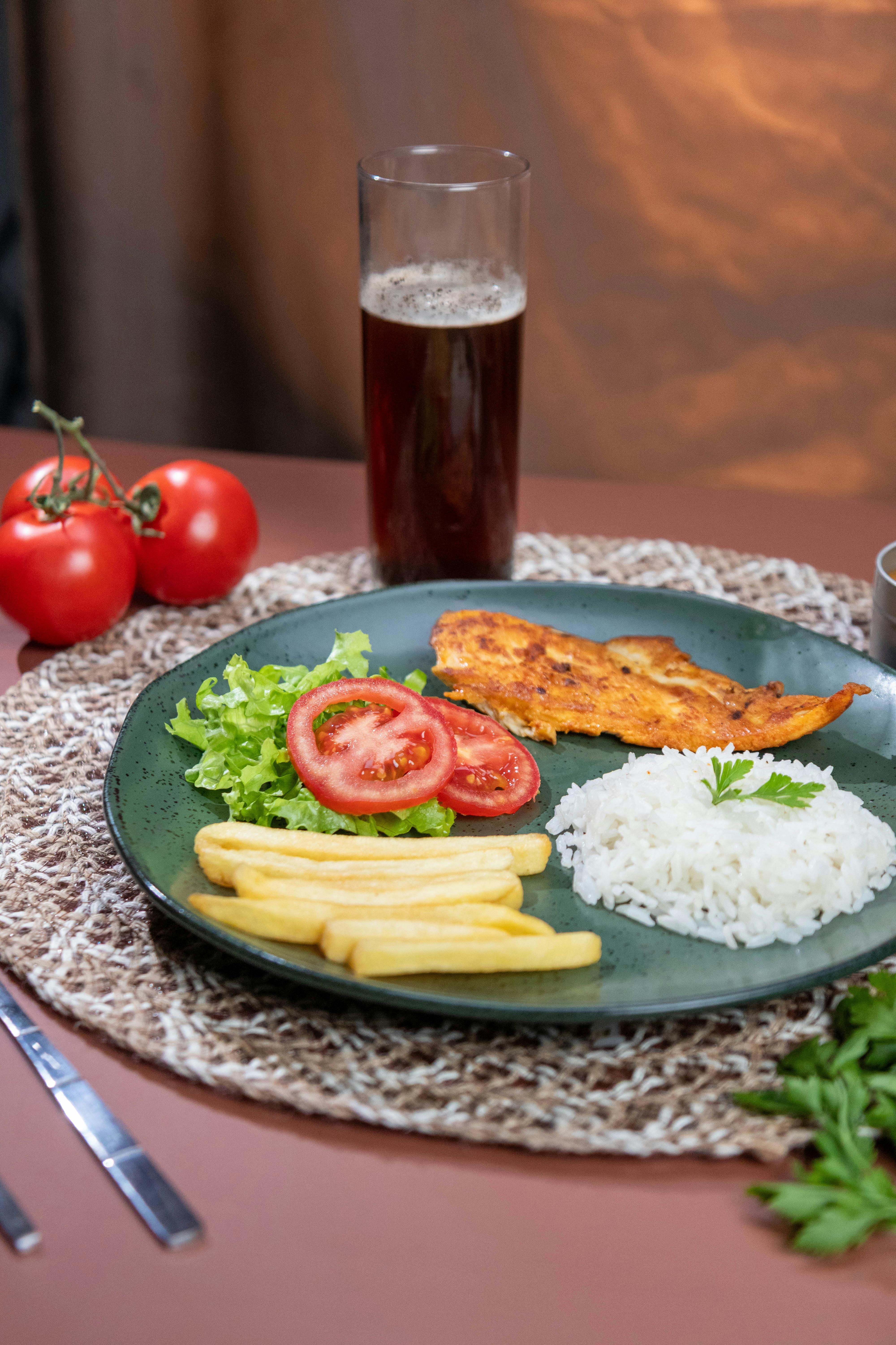 Salteado de Lomo de Res con Loroco, Hierba Santa y Arroz con Achiote