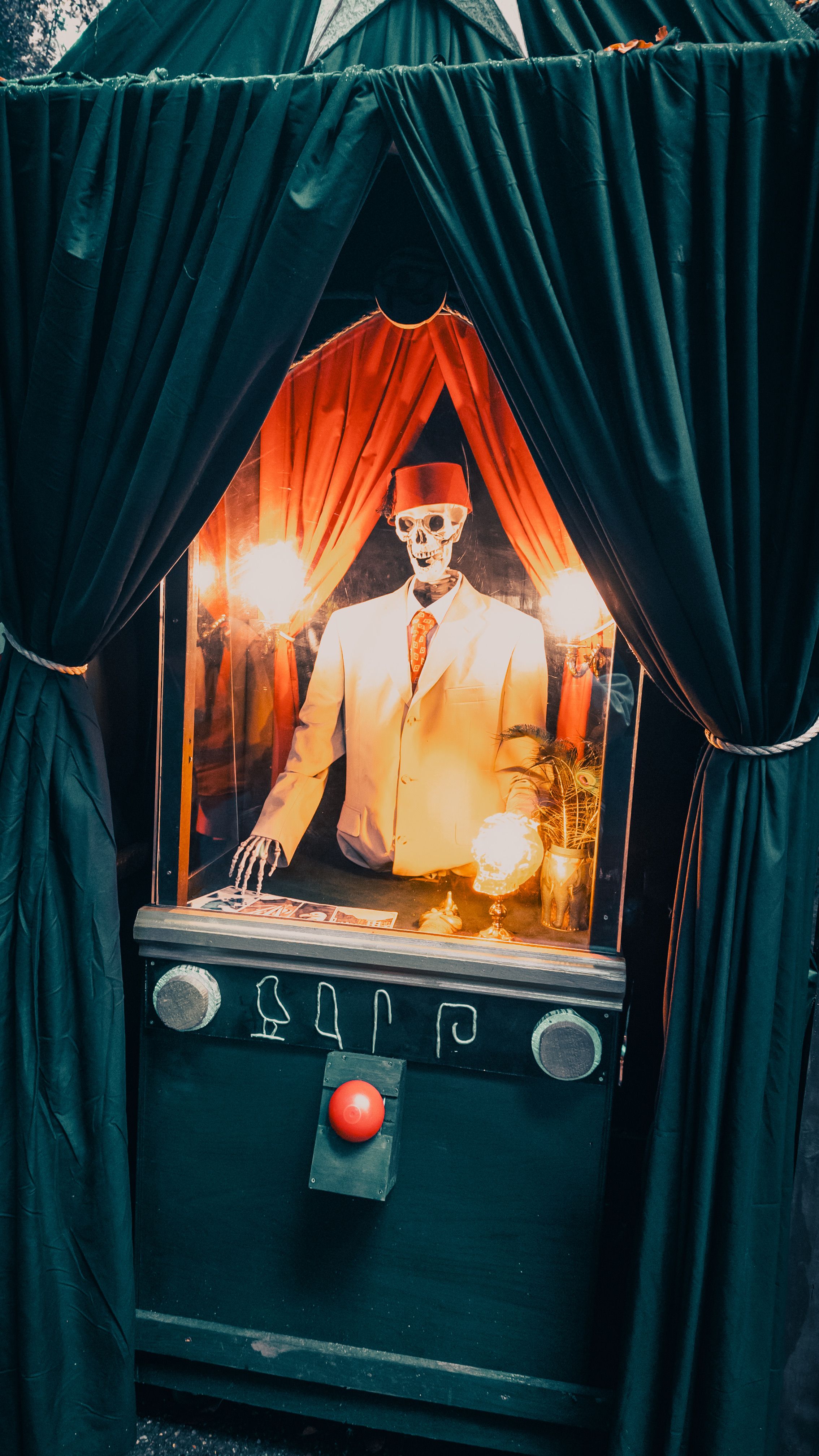 Spooky Halloween Skeleton Fortune Teller Setup · Free Stock Photo