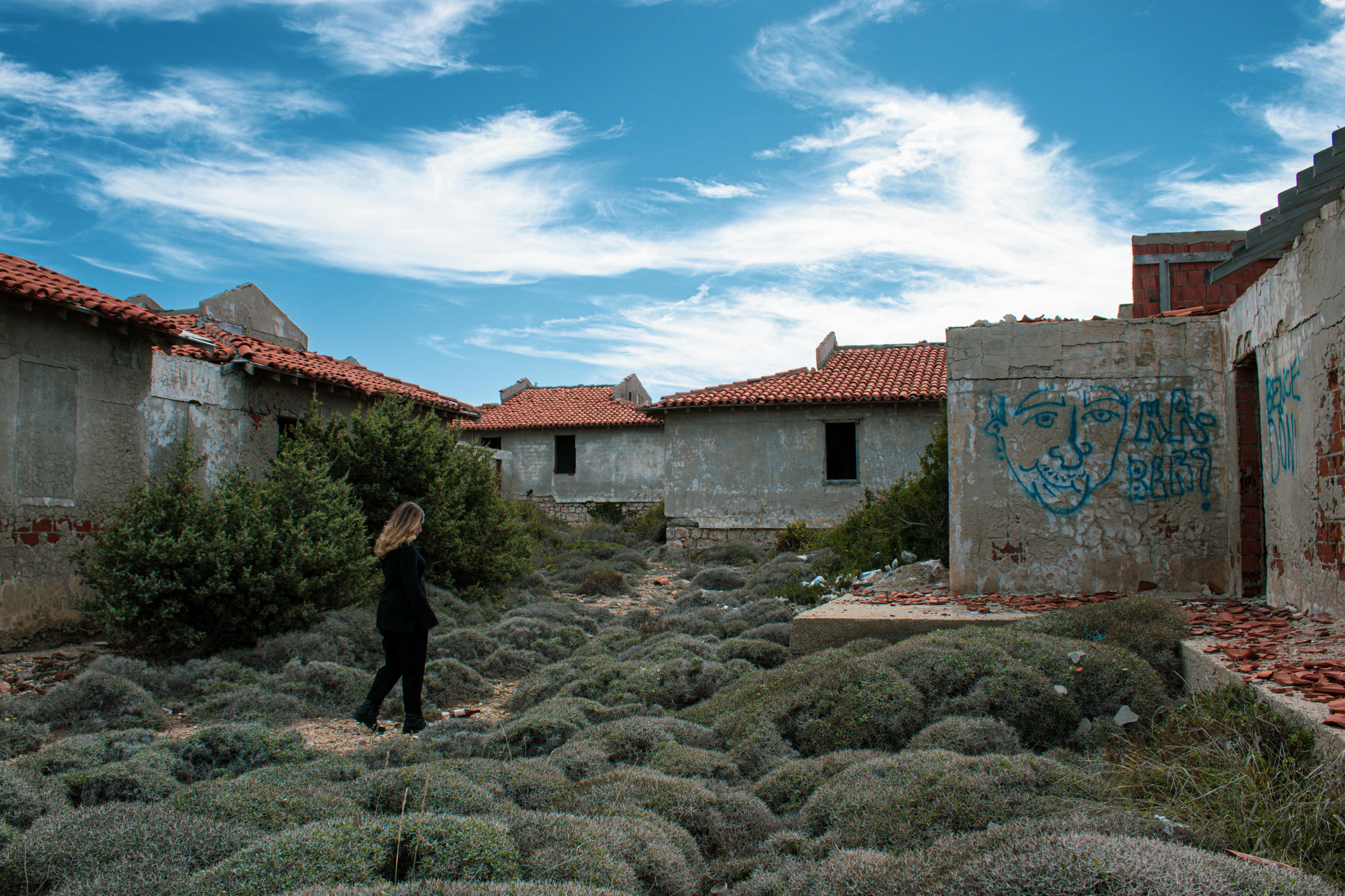 Uncovering the Secrets of Forgotten Billionaires