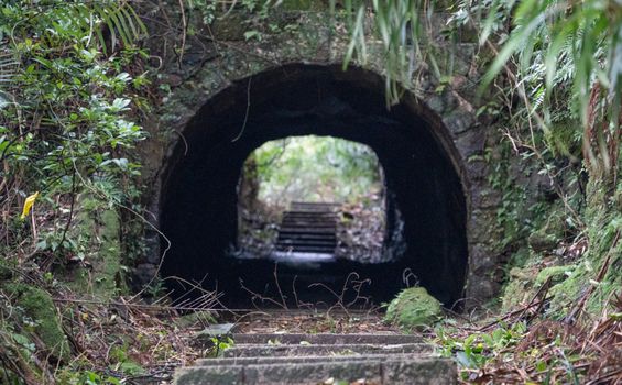 人工隧道遗址