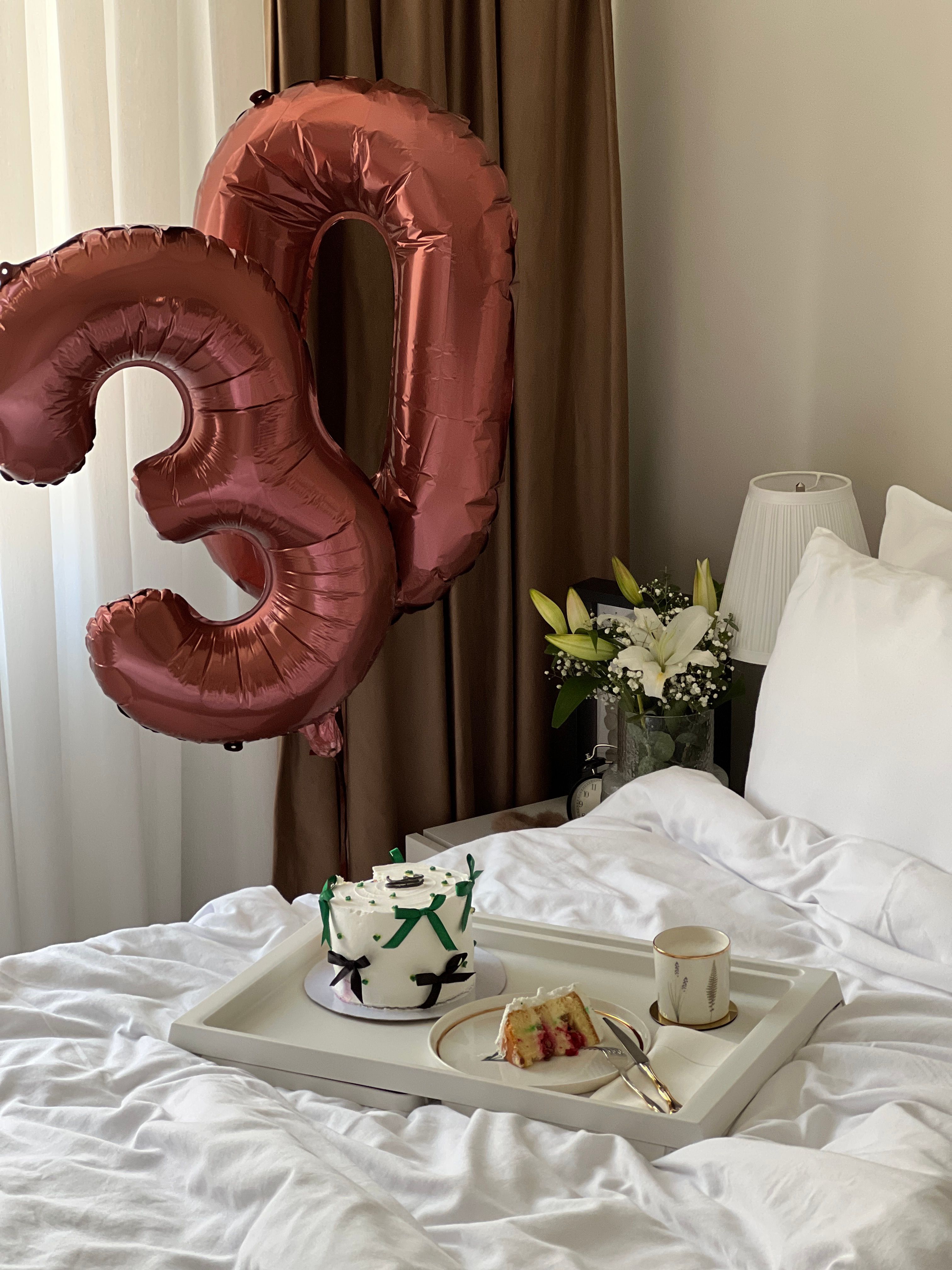 Elegant 30th Birthday Celebration in Bedroom · Free Stock Photo