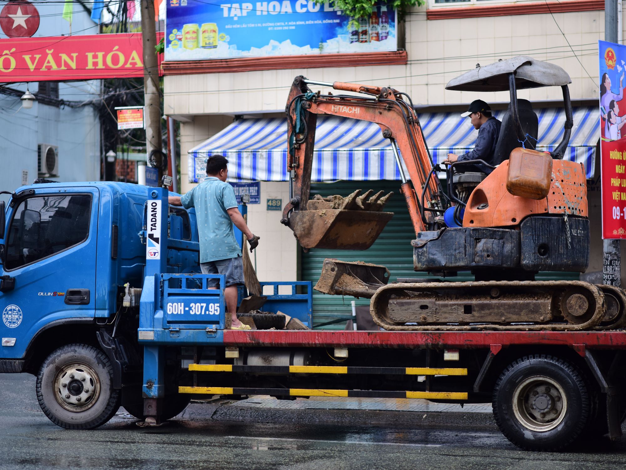Man and Van in Cross Gates, Yorkshire — man and van team loading a removal van