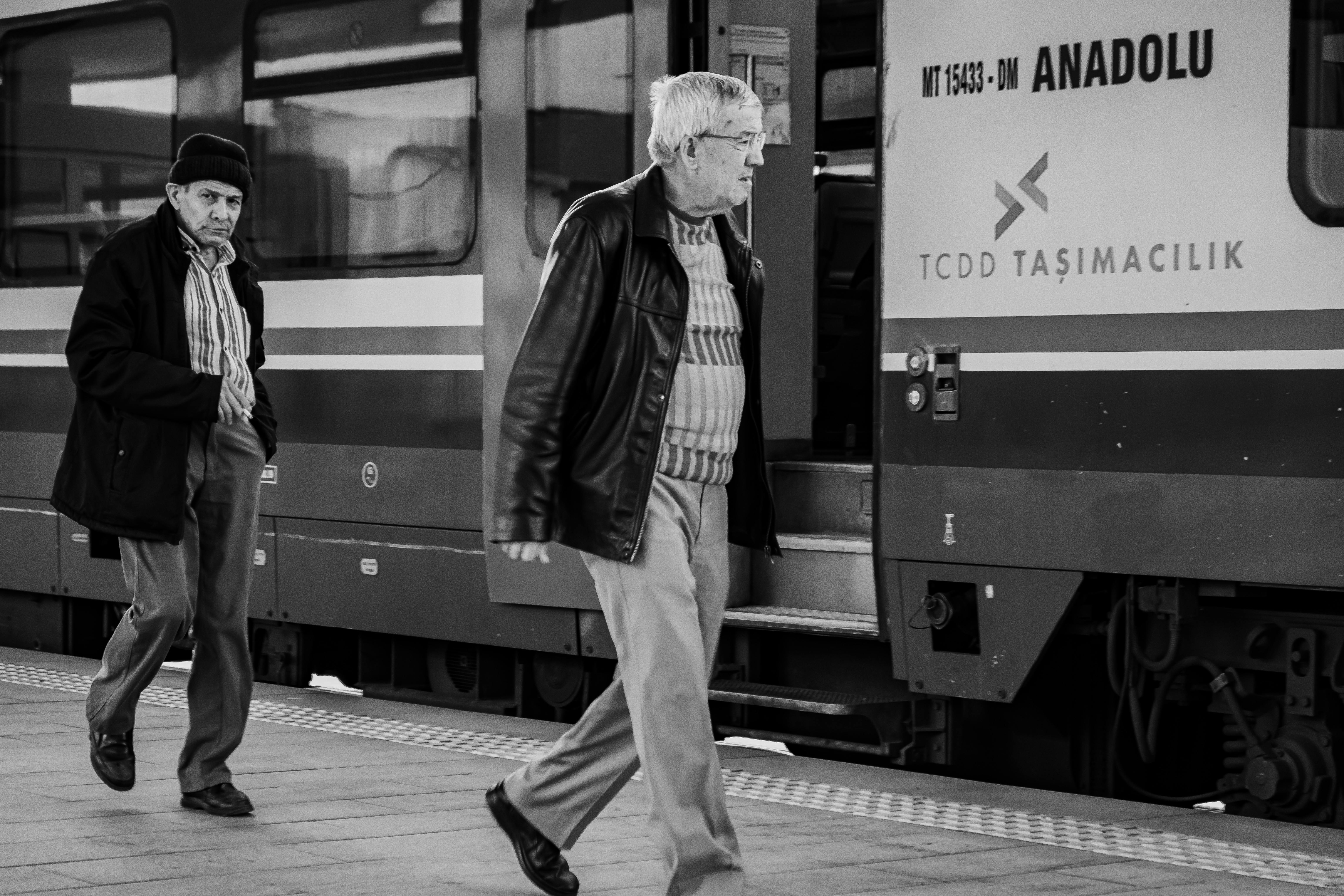 政治：特朗普威脅派遣超過國民警衛隊規模軍力進駐部分美國城市